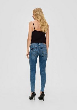 QS Skinny-fit-Jeans Sadie Skinny Fit Jeans mit Taschen in klassischer 5-Pocket-Form