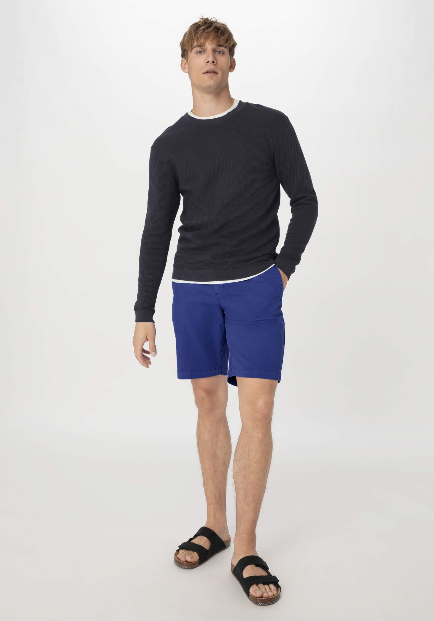 Hessnatur Chinoshorts LENN Regular aus Bio-Baumwolle (1-tlg)