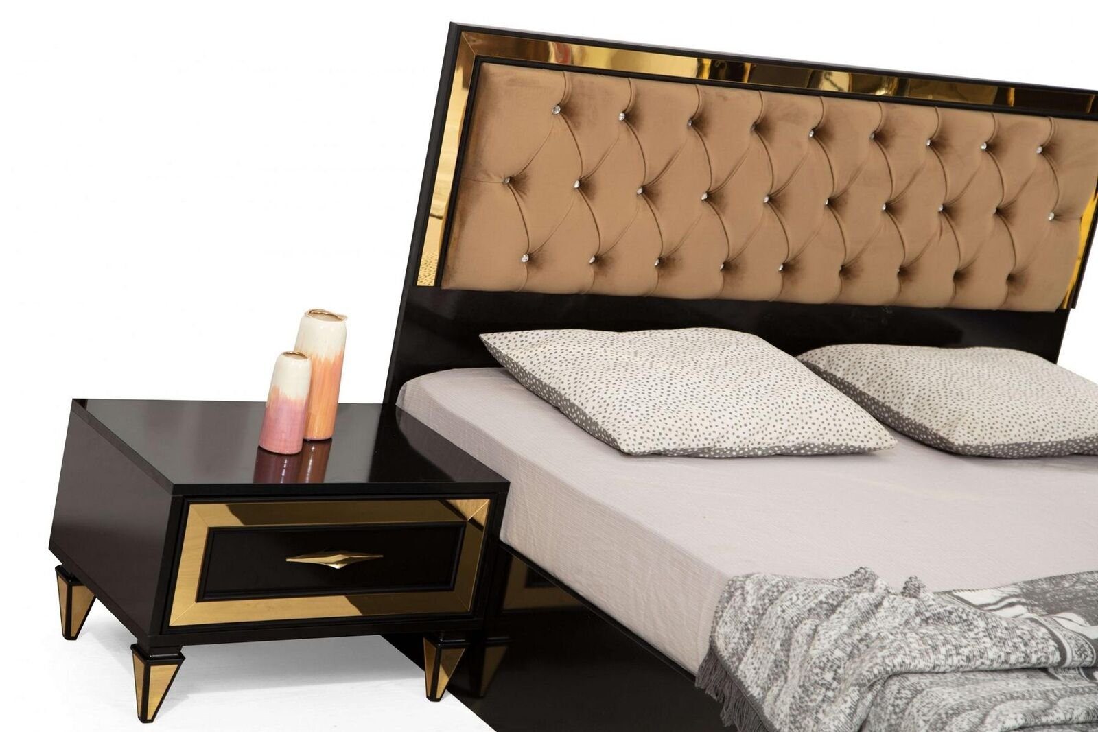 JVmoebel Doppelbett mit Europe Edelstahl, Chesterfield Schlafzimmer-Set In Luxus Made Schwarz-Beiges