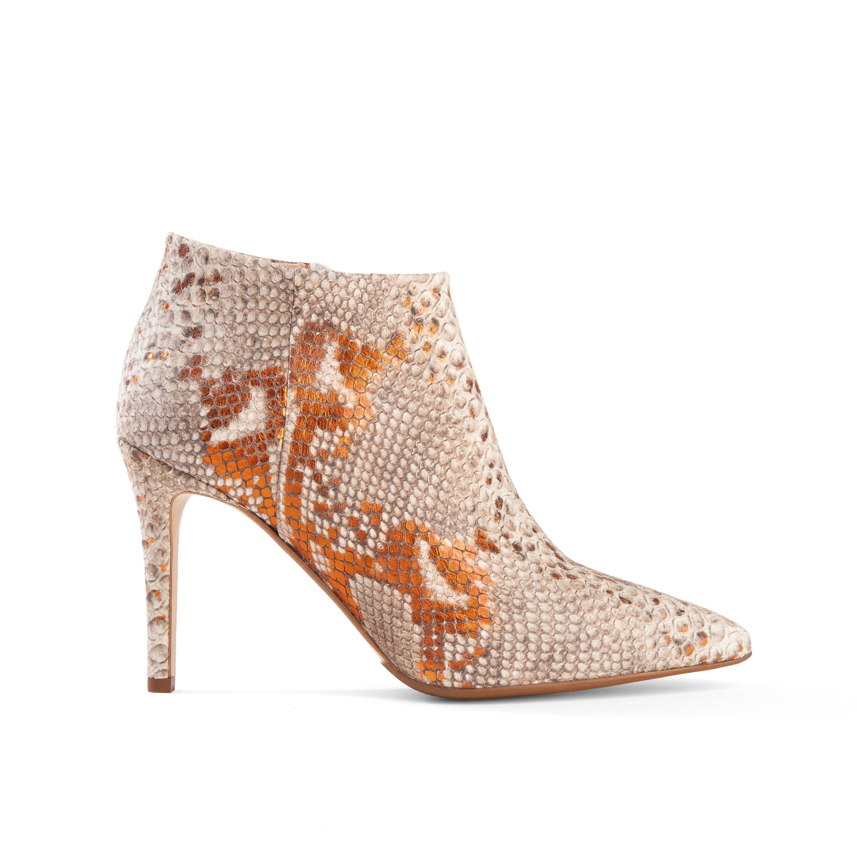 GosiaK. "Goldie" High-Heel-Stiefelette ein absoluter Hingucker
