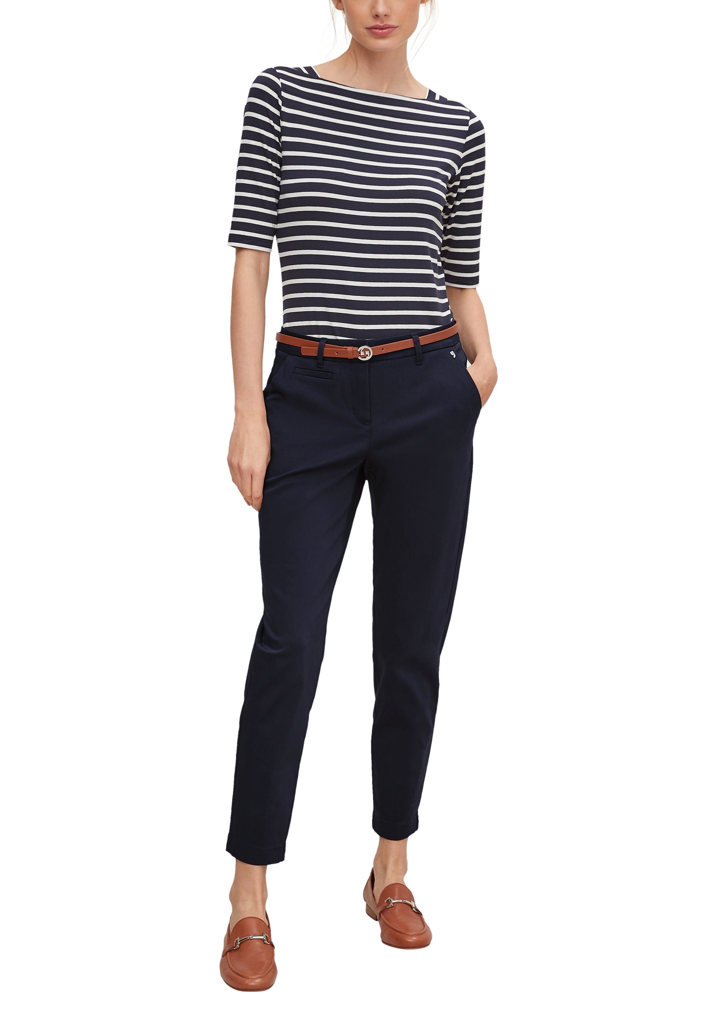 comma Chinohose mit Gürtel und Stretch