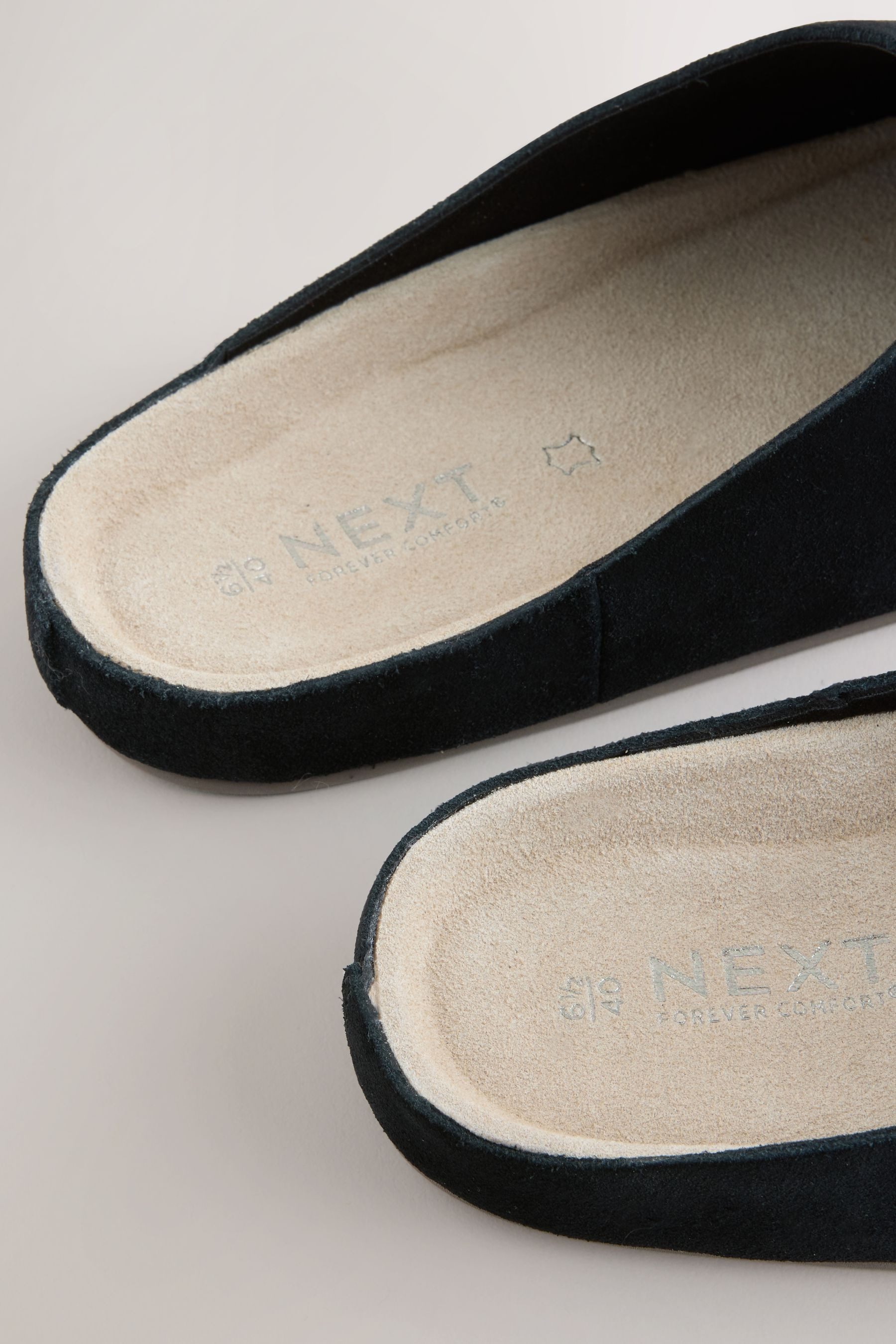 Next Forever Comfort® Leder-Clogs mit Fußbett Clog (1-tlg)