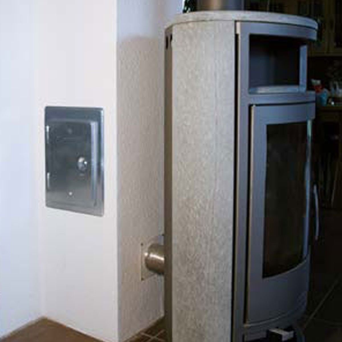 Marley Deutschland GmbH Wandfliese Kamintür verzinkt mit Vierkantverschluss 140x205mm, Stahl verzinkt 0x0, silber, für den Zugang zum Schornstein zwecks Reinigung und Wartung 