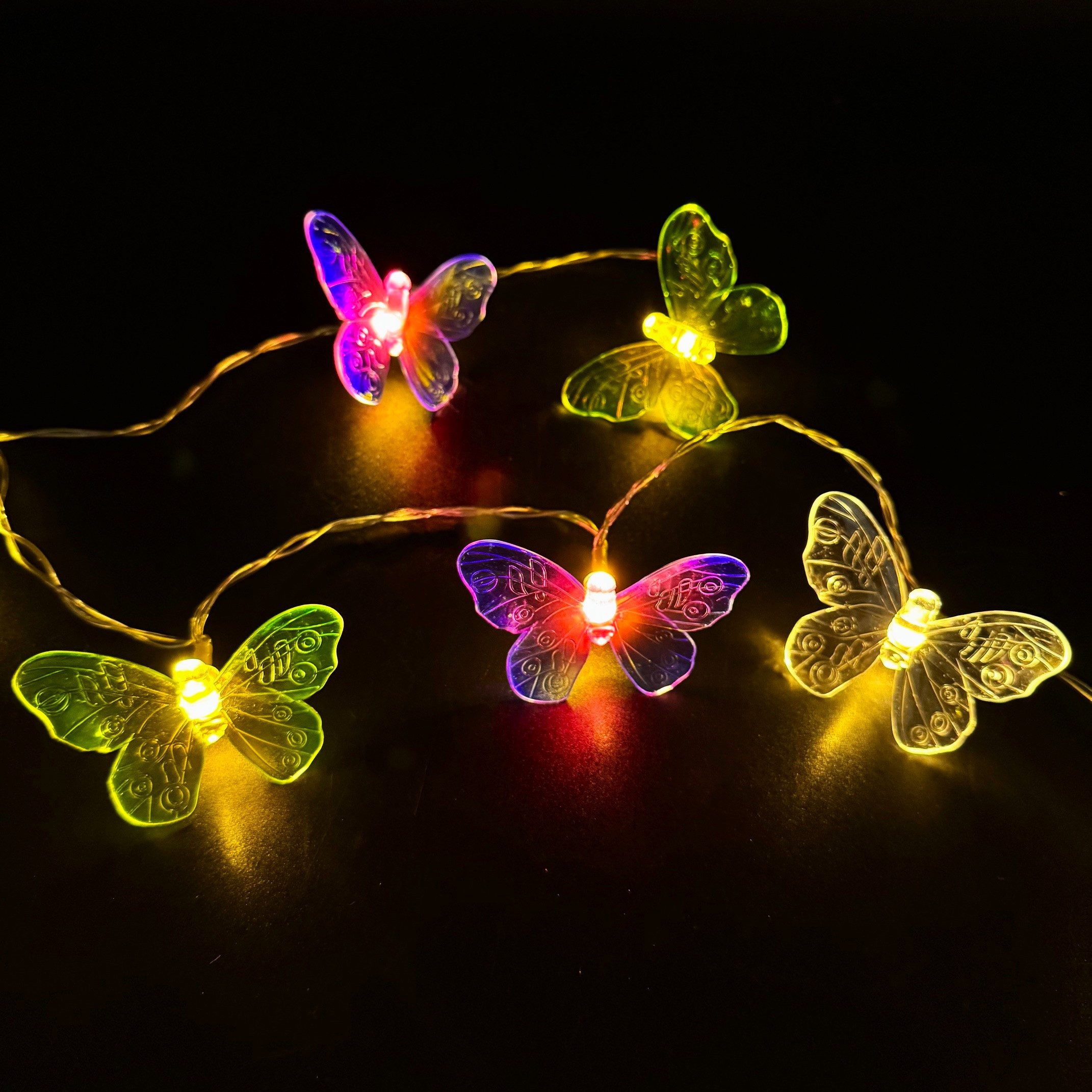 Online-Fuchs LED-Lichterkette mit 30 Schmetterlingen und Timer - für innen und außen - Outdoor, Batteriebetrieben - Deko für Garten, Balkon, Terrasse