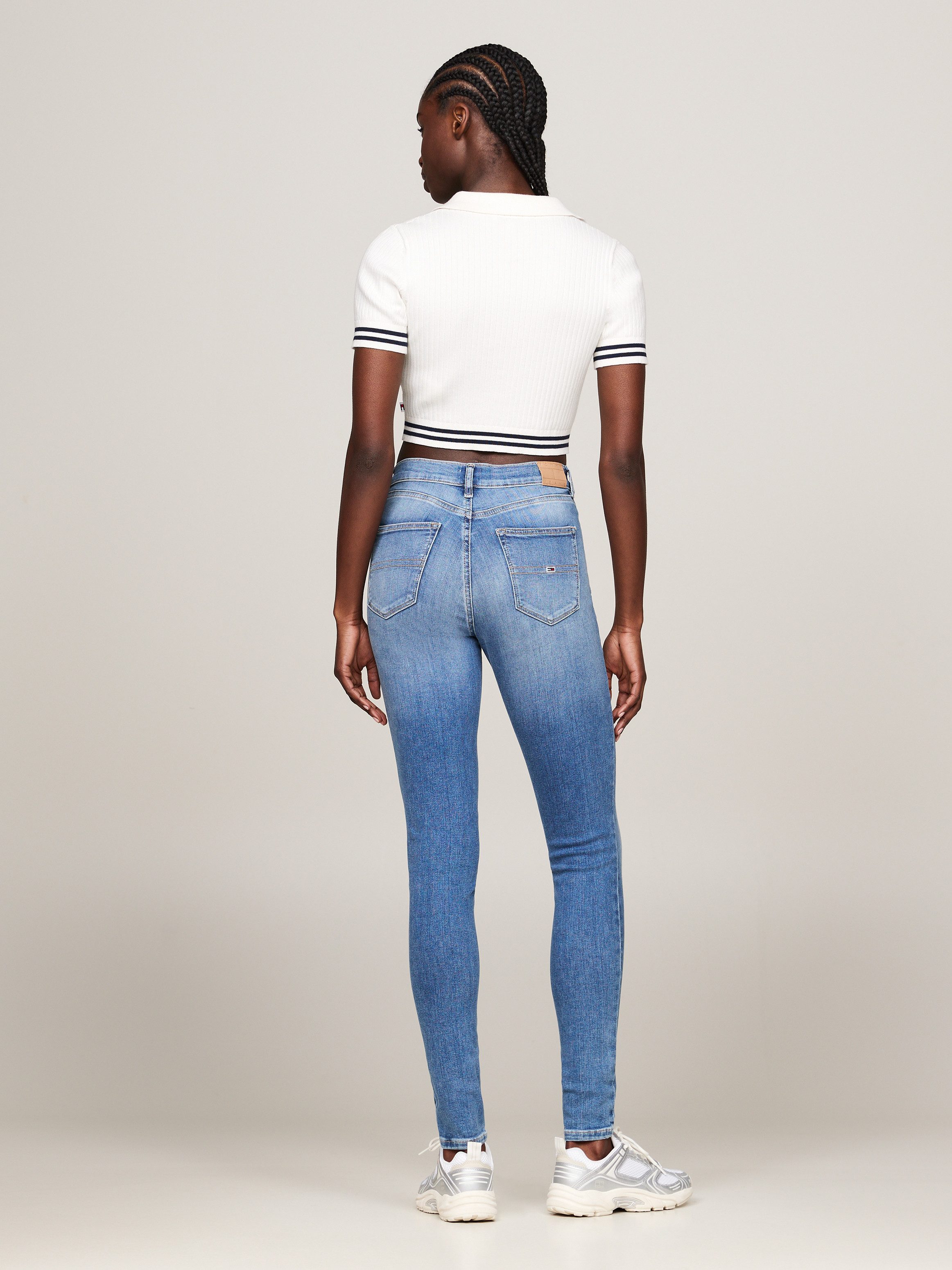 Tommy Jeans Skinny-fit-Jeans NORA MID RISE mit Waschung, Logo-Badge