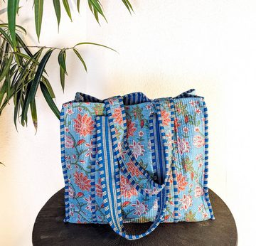 Aurelie Strandtasche Gesteppte Tote Tasche MAYA aus Baumwolle, große hellblaue Strandtasche, Gesteppte Baumwolle Blockprint