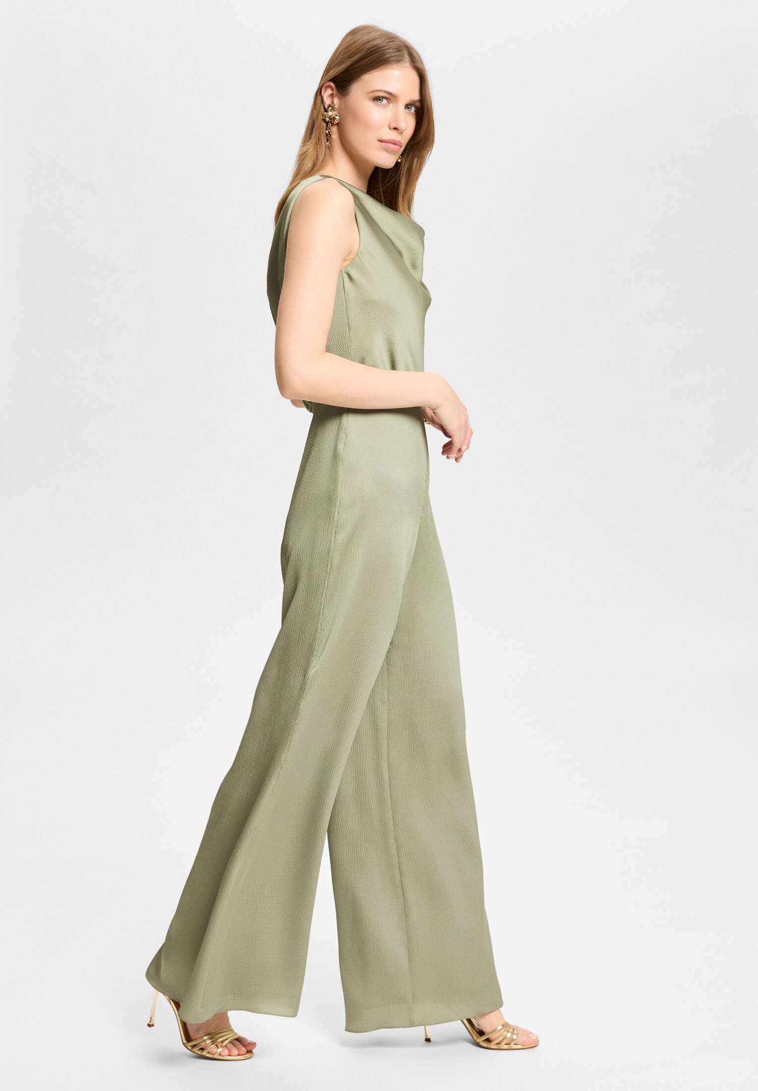 SWING Jumpsuit - Jumpsuit aus Satin mit Wasserfallausschnitt – Bild 5 von 5