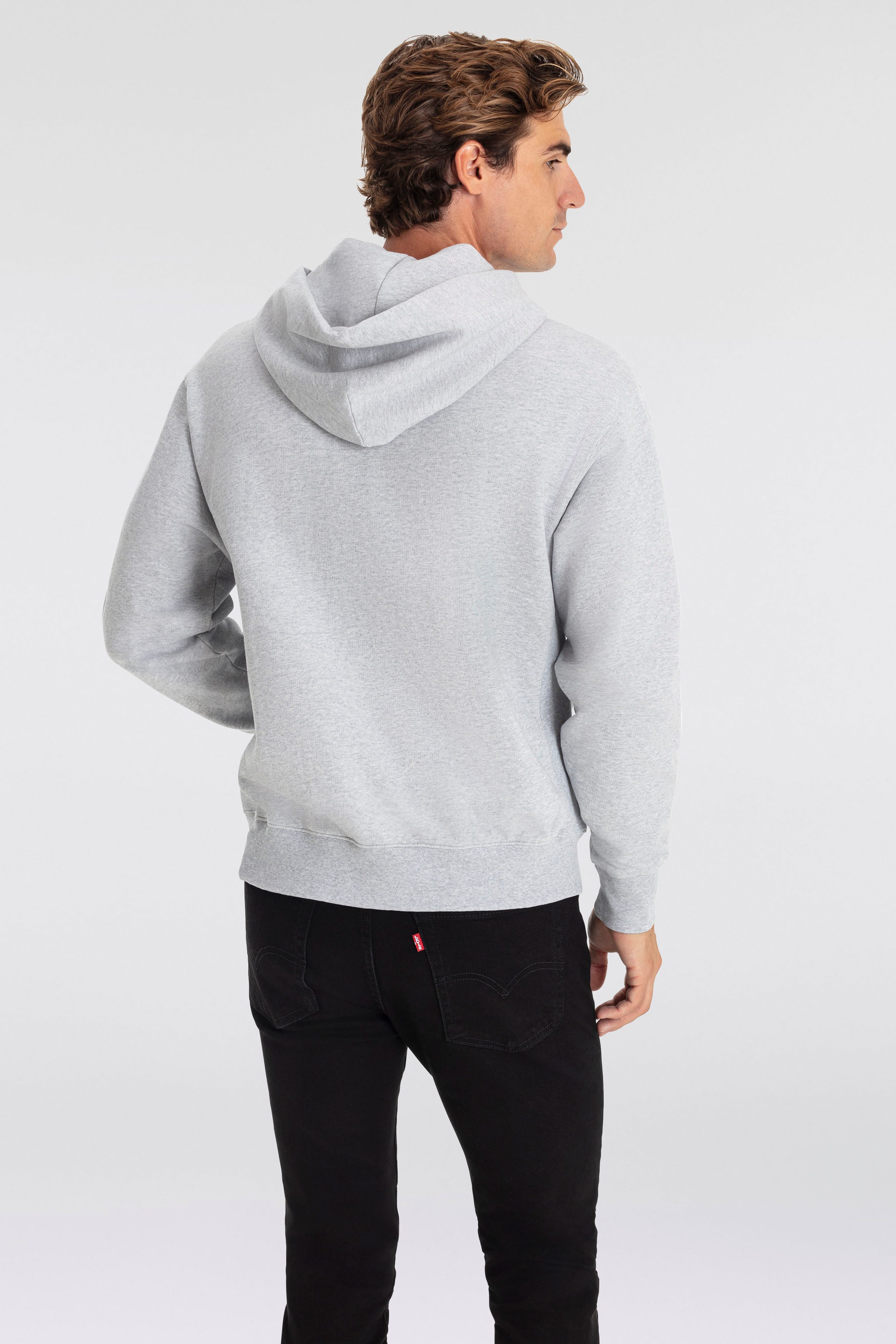 Levi's® Hoodie THE AUTHENTIC HOODIE mit kleiner Ton-in-Ton Logostickerei auf der Brust