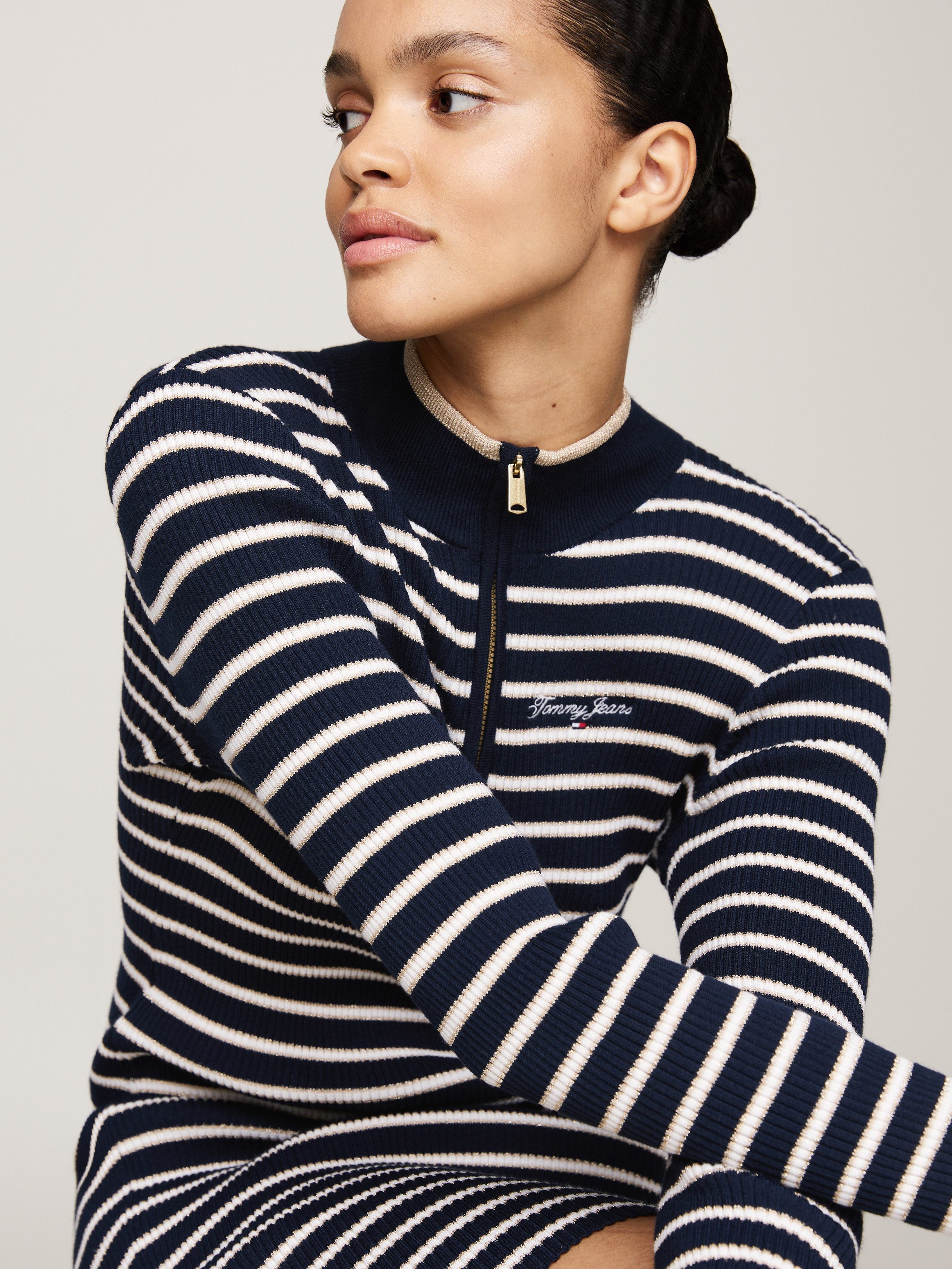 Tommy Jeans Strickkleid TJW METALLIC TIP ZIP SWTR DRESS mit Glitzer, Zipper