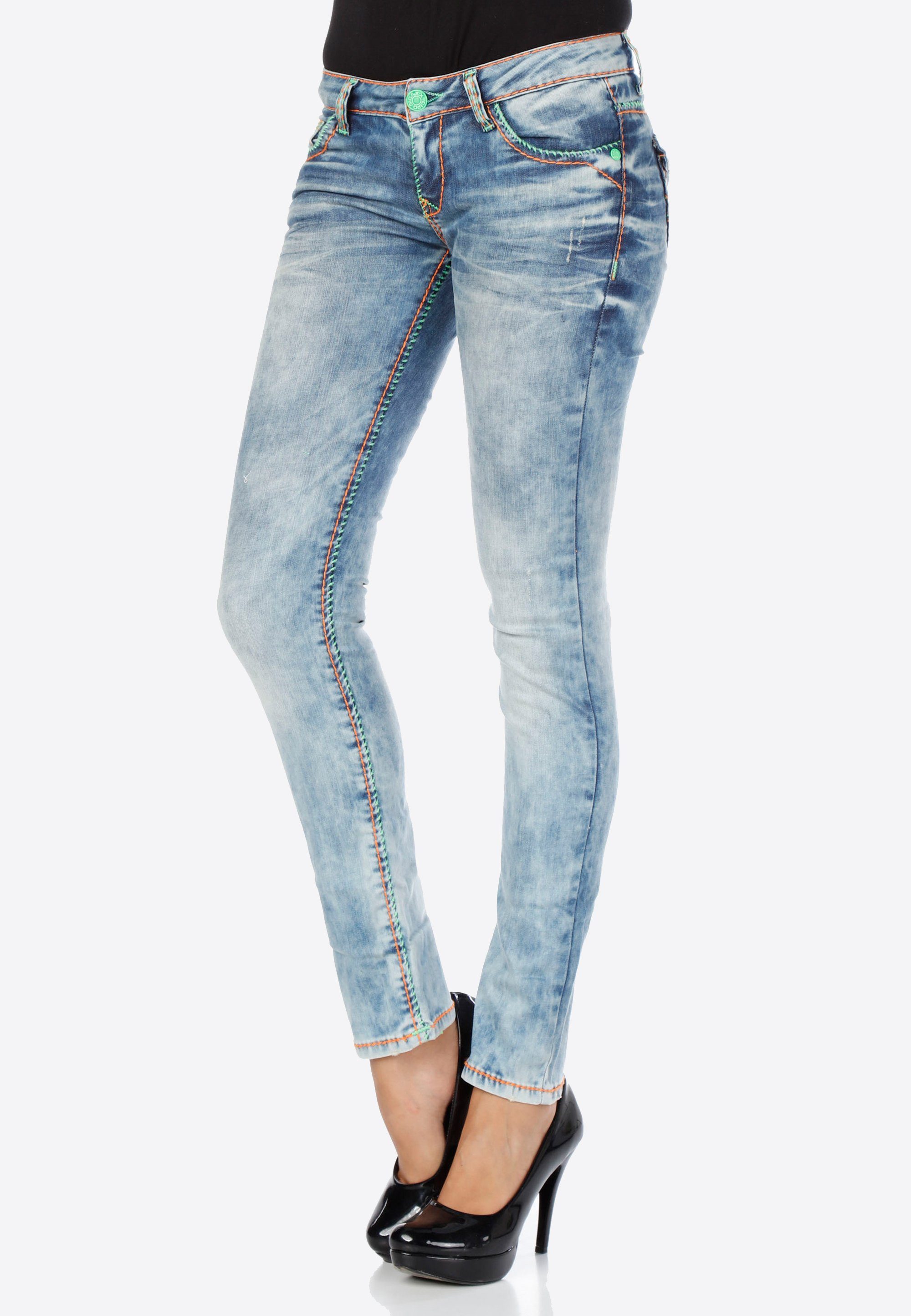 Cipo & Baxx Röhrenjeans mit farbigen Nähten in Straight Fit | Skinny Jeans