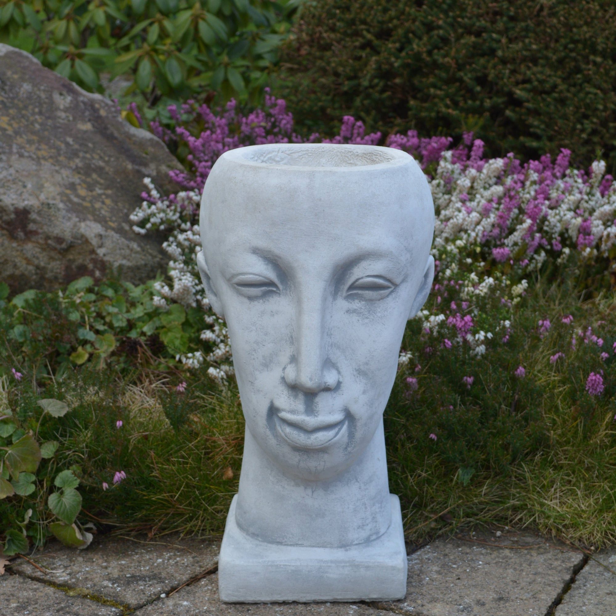 gartendekoparadies.de Blumentopf in Kopfform Pflanzgefäß, Steinfigur, H. 41 cm, 20 kg, 2 Liter, Frostsicher