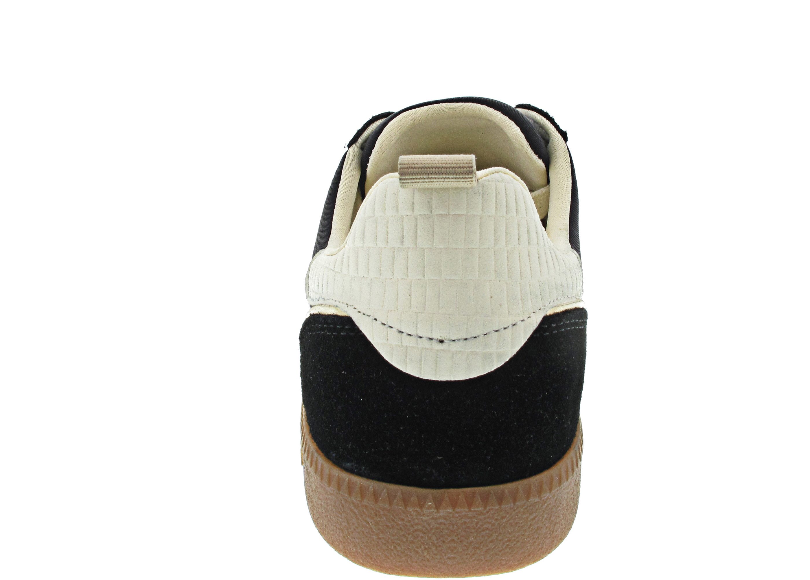 Back 70 Sneaker