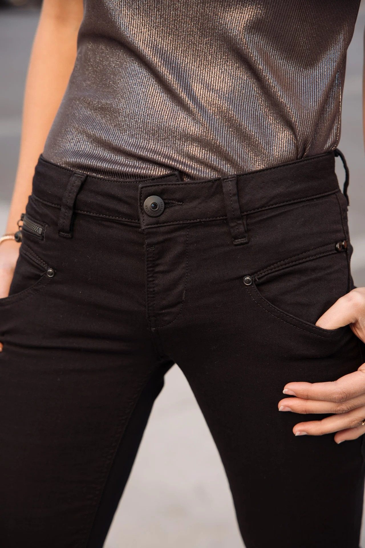 Freeman T. Porter Stretch-Jeans FREEMAN T. PORTER BELIXA SHORTS black 25752 205.12 - MAGIC LINE