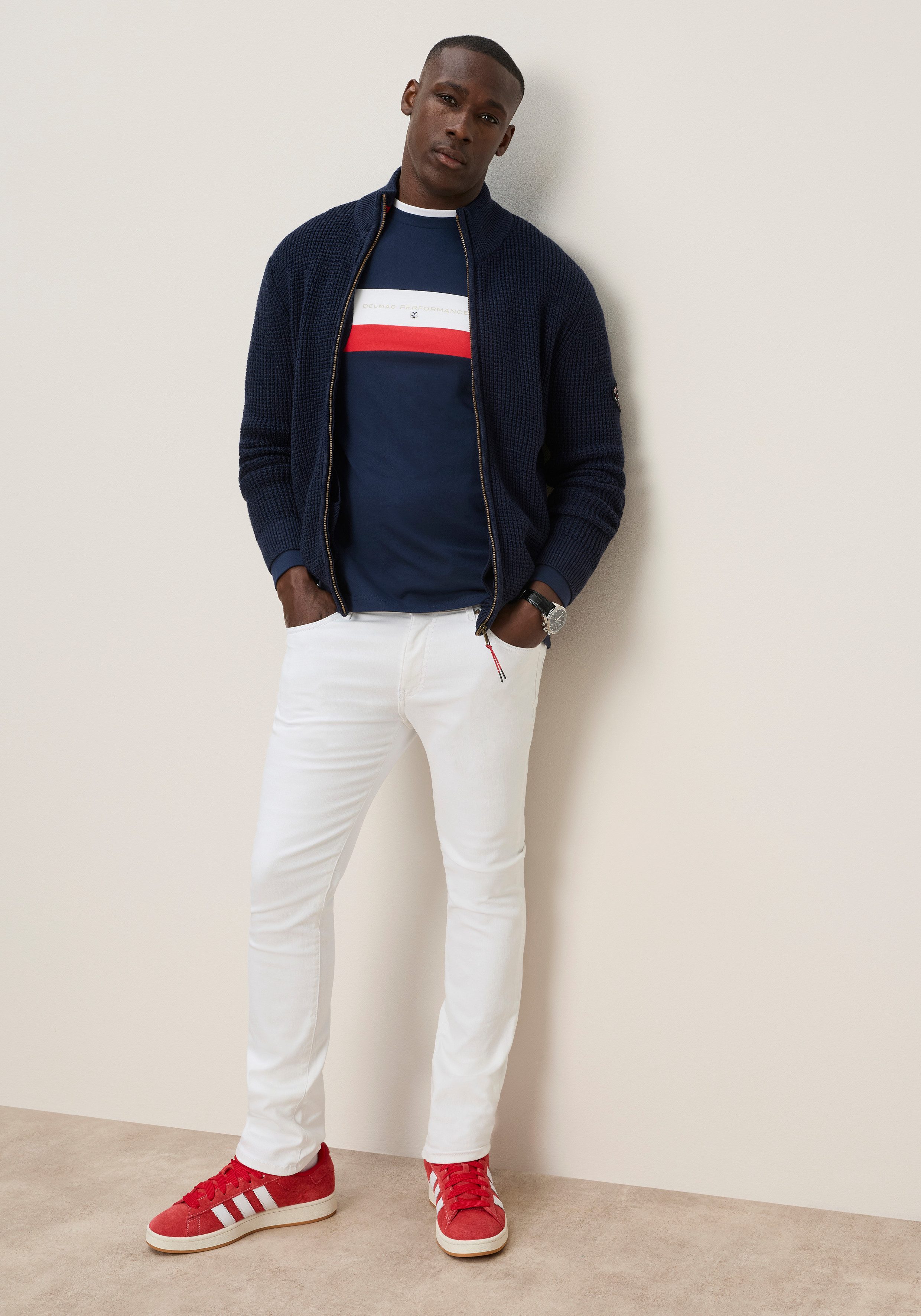 DELMAO Langarmshirt schmale Passform, Langarm, mit Rundhalsausschnitt – Bild 5 von 5