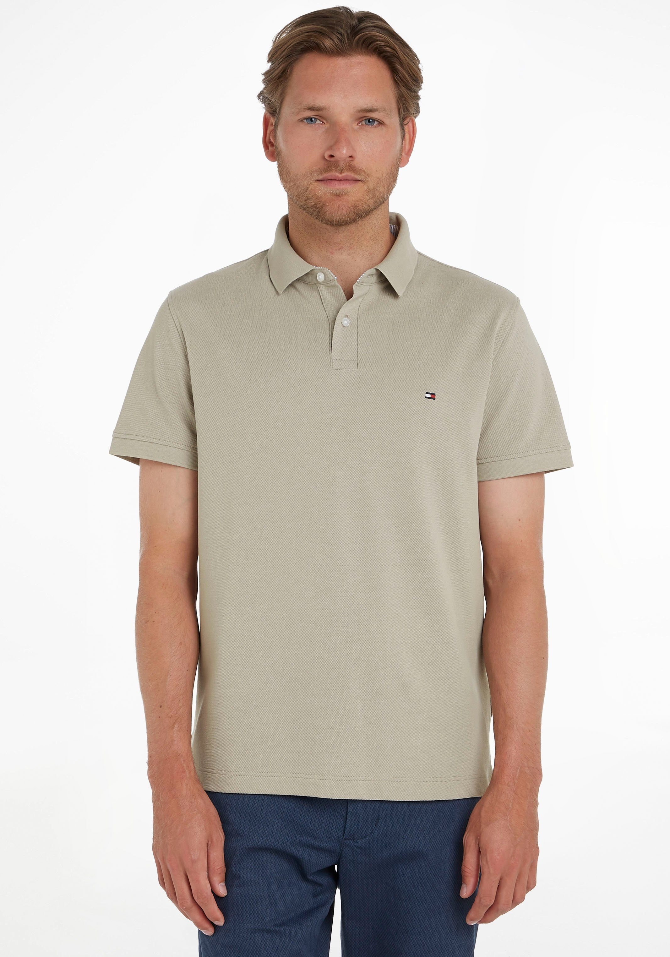 Hilfiger mit Tommy Kontraststreifen Poloshirt REGULAR Tommy innen 1985 Hilfiger Kragen Stone POLO am