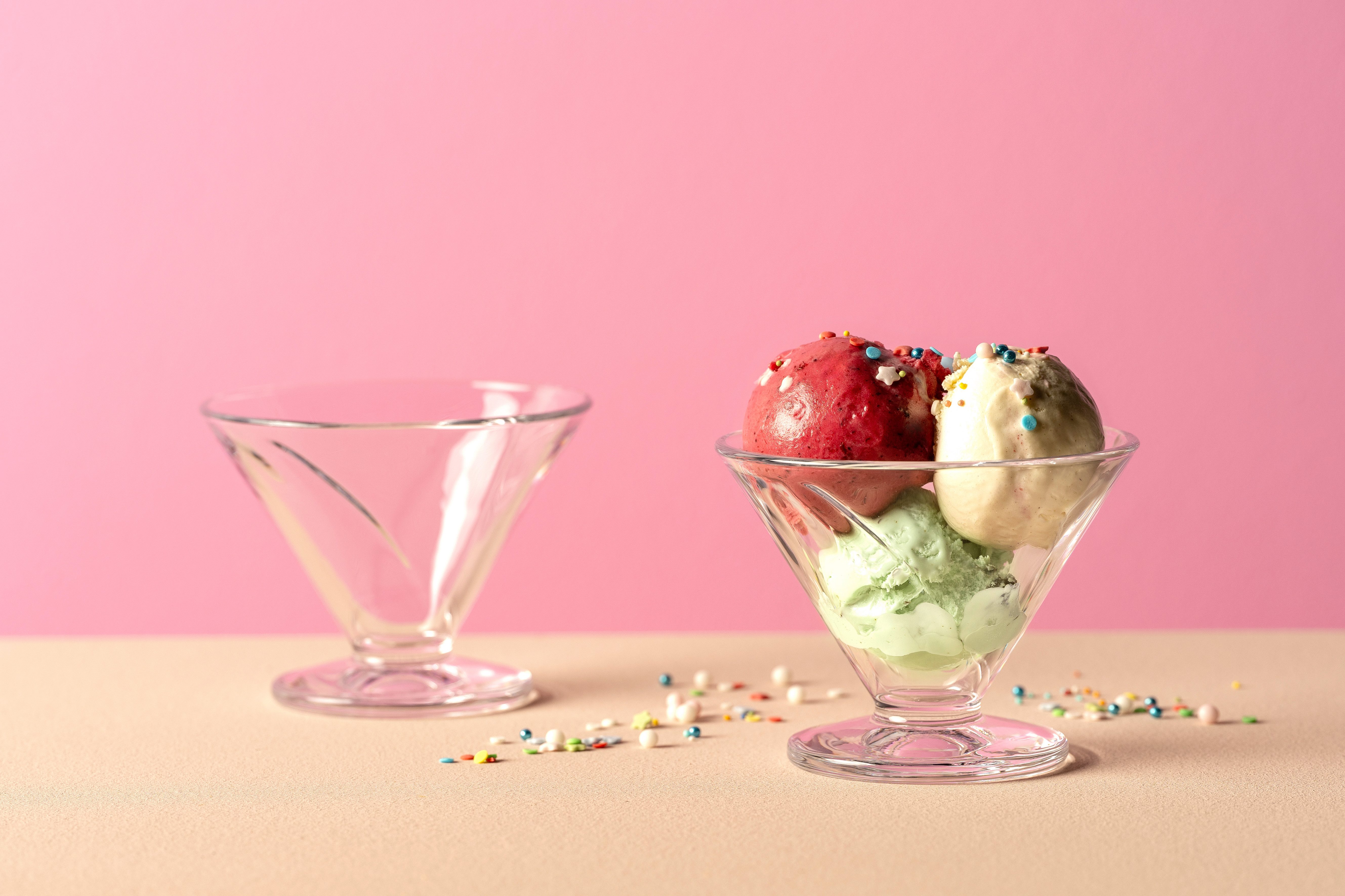 LEONARDO Eisschale CONO, Eisbecher aus Glas, 270 ml, 4er-Set, Glas, (Set, 4-tlg), spülmaschinengeeignet