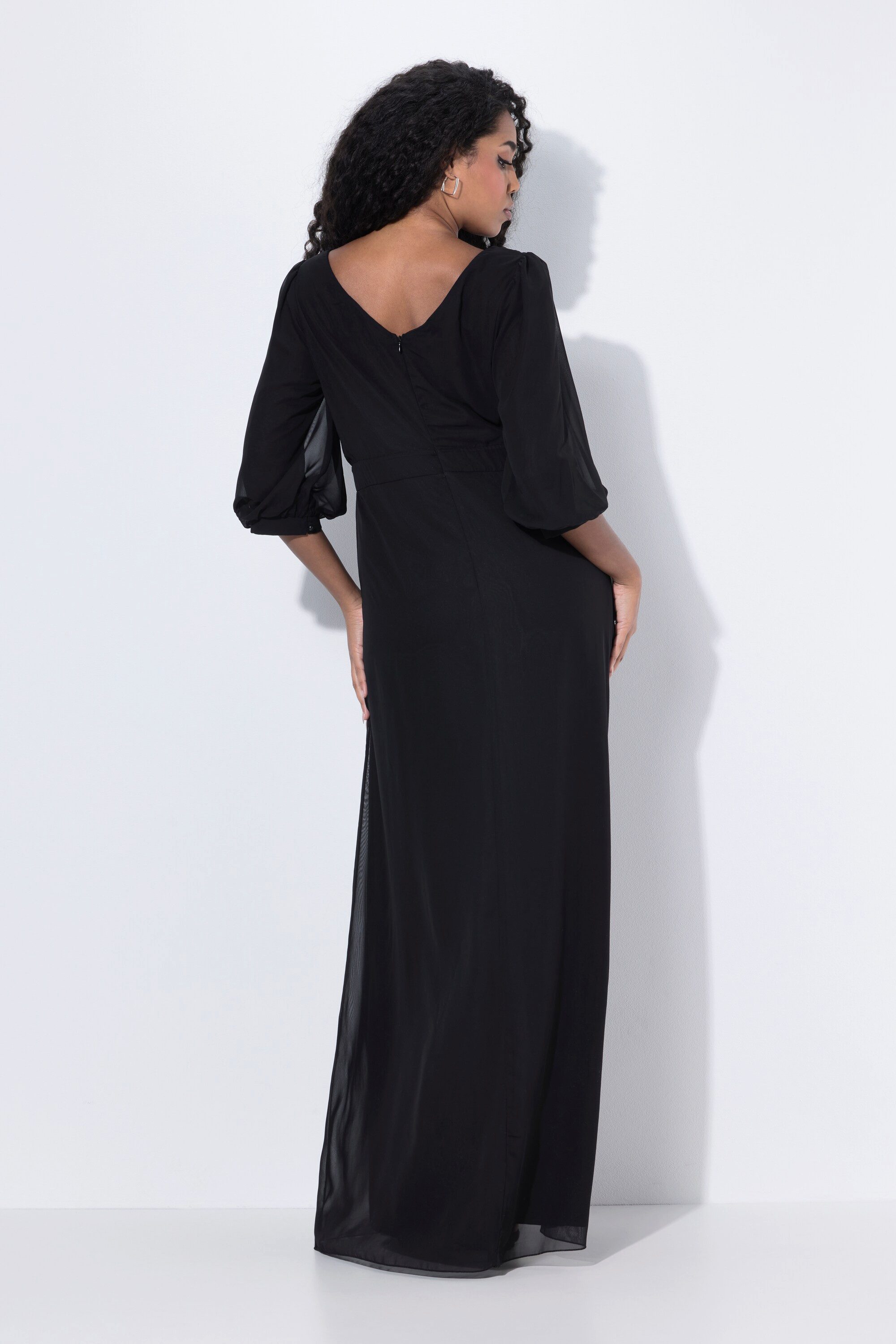 Ulla Popken Cocktailkleid Chiffon-Maxikleid doppellagig V-Ausschnitt 3/4-Arm