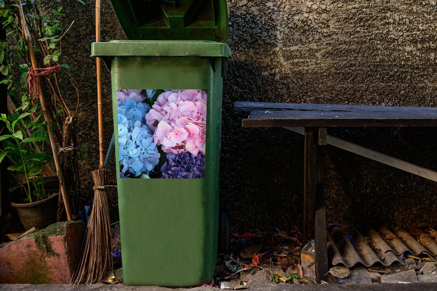 MuchoWow Wandsticker Blumen St), Sticker, Abfalbehälter - Container, - Hortensie - Botanisch (1 Mülleimer-aufkleber, Strauch Mülltonne