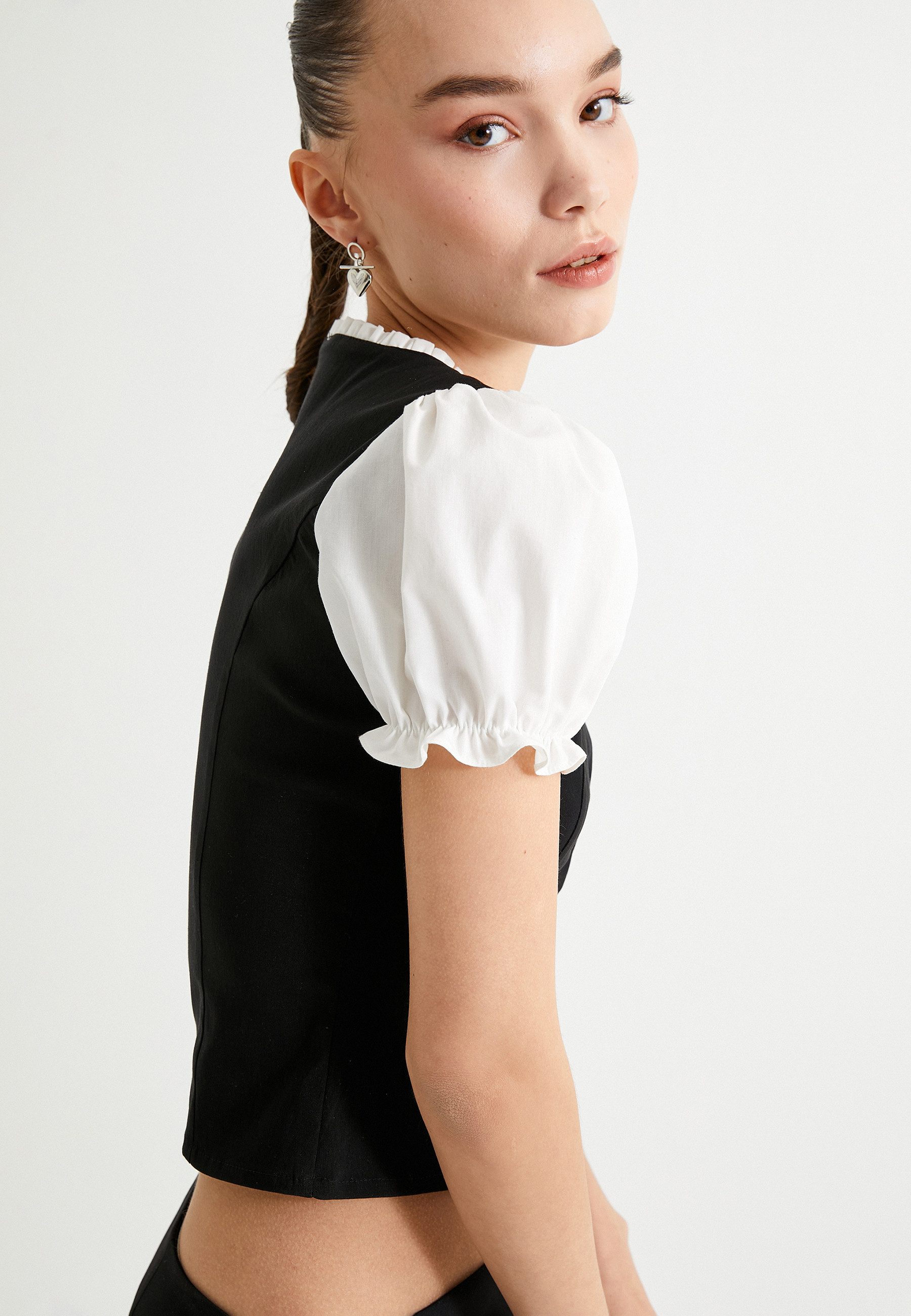 Koton Rüschenbluse Rüschenkragen Kurzärmelig Rüschenbluse