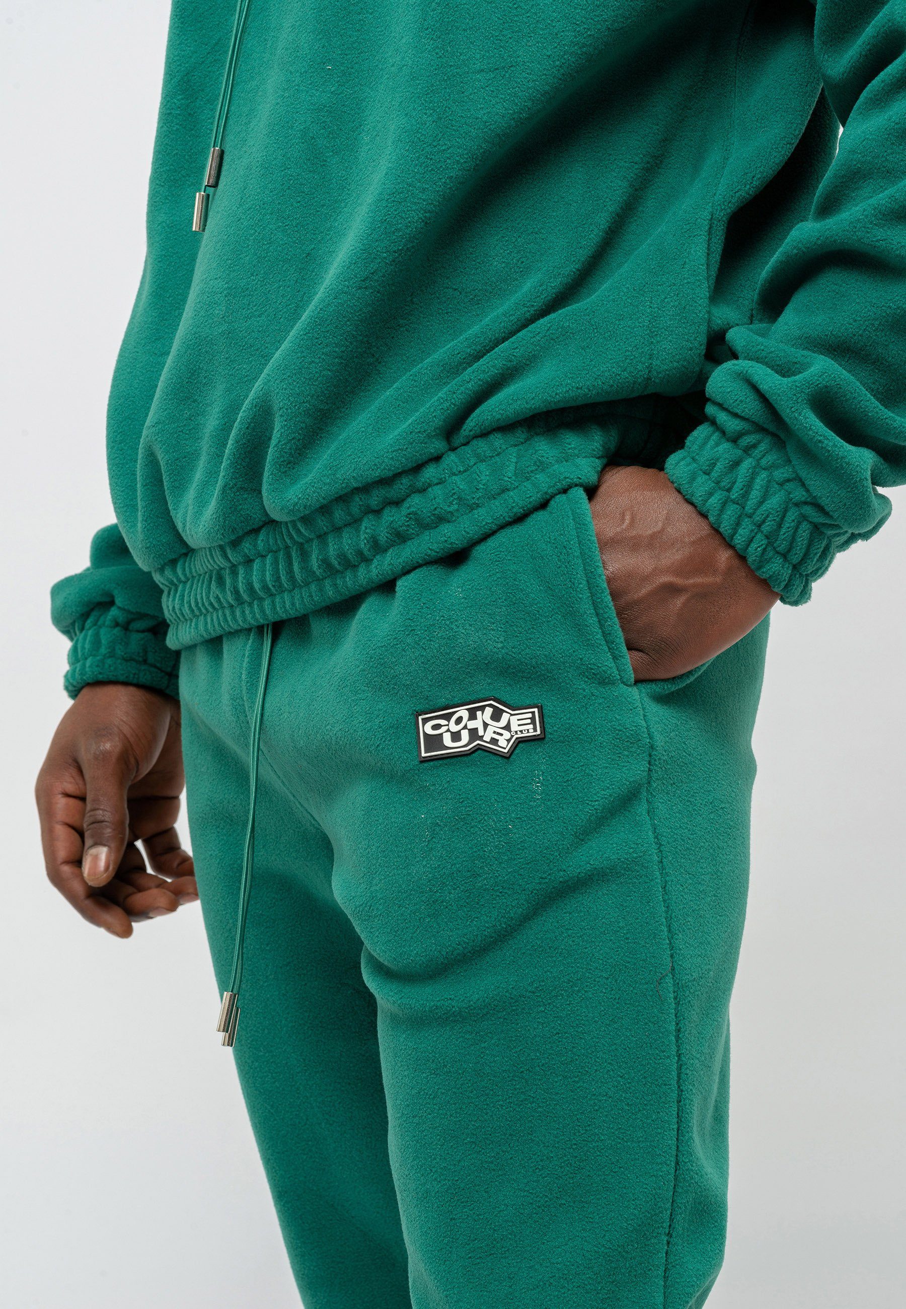 Tom Barron Trainingsanzug Tom Barron Tracksuit With Fleece Fabric Patch Logo, mit modernem Design