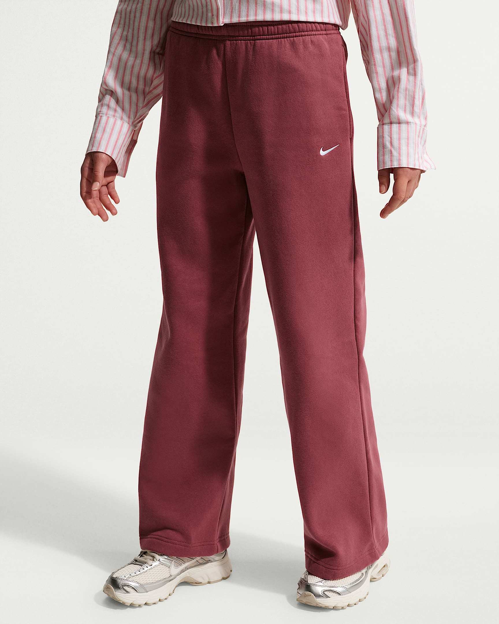 Nike Sportswear Jogginghose G NSW STUDIO FLC OH PANT für Kinder und Jugendliche, in Baggy-Form, aus weicher Sweatware