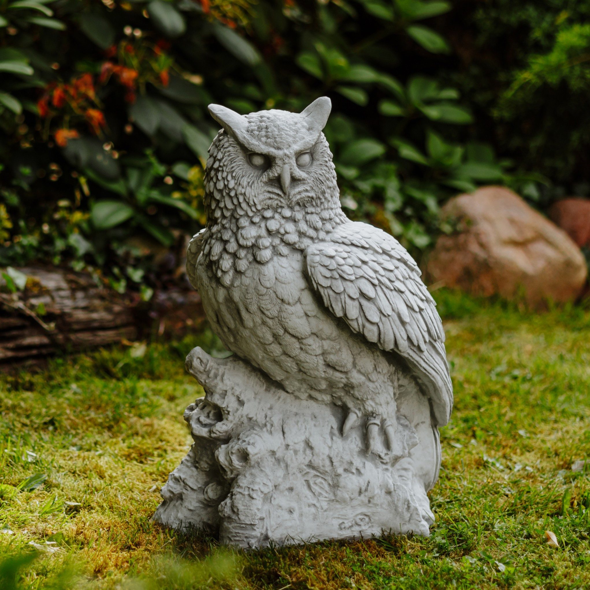 gartendekoparadies.de Gartenfigur Eule auf einem Ast, Steinfigur, H. 59 cm, 54 kg, Frostsicher