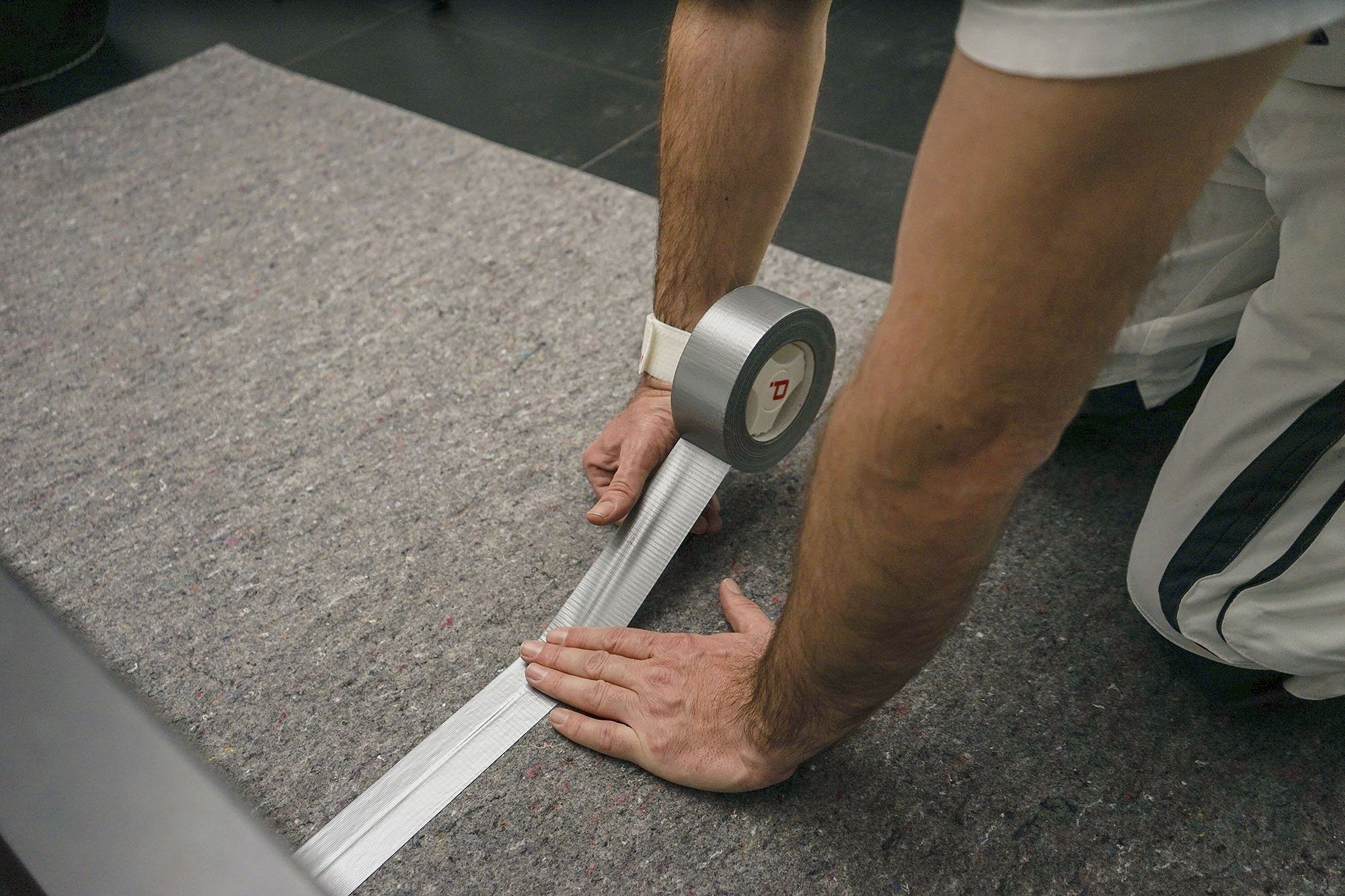 Scorprotect® Klebeband 4x Gewebeklebeband silbergrau Panzertape Gaffaband 48 mm x 50 m