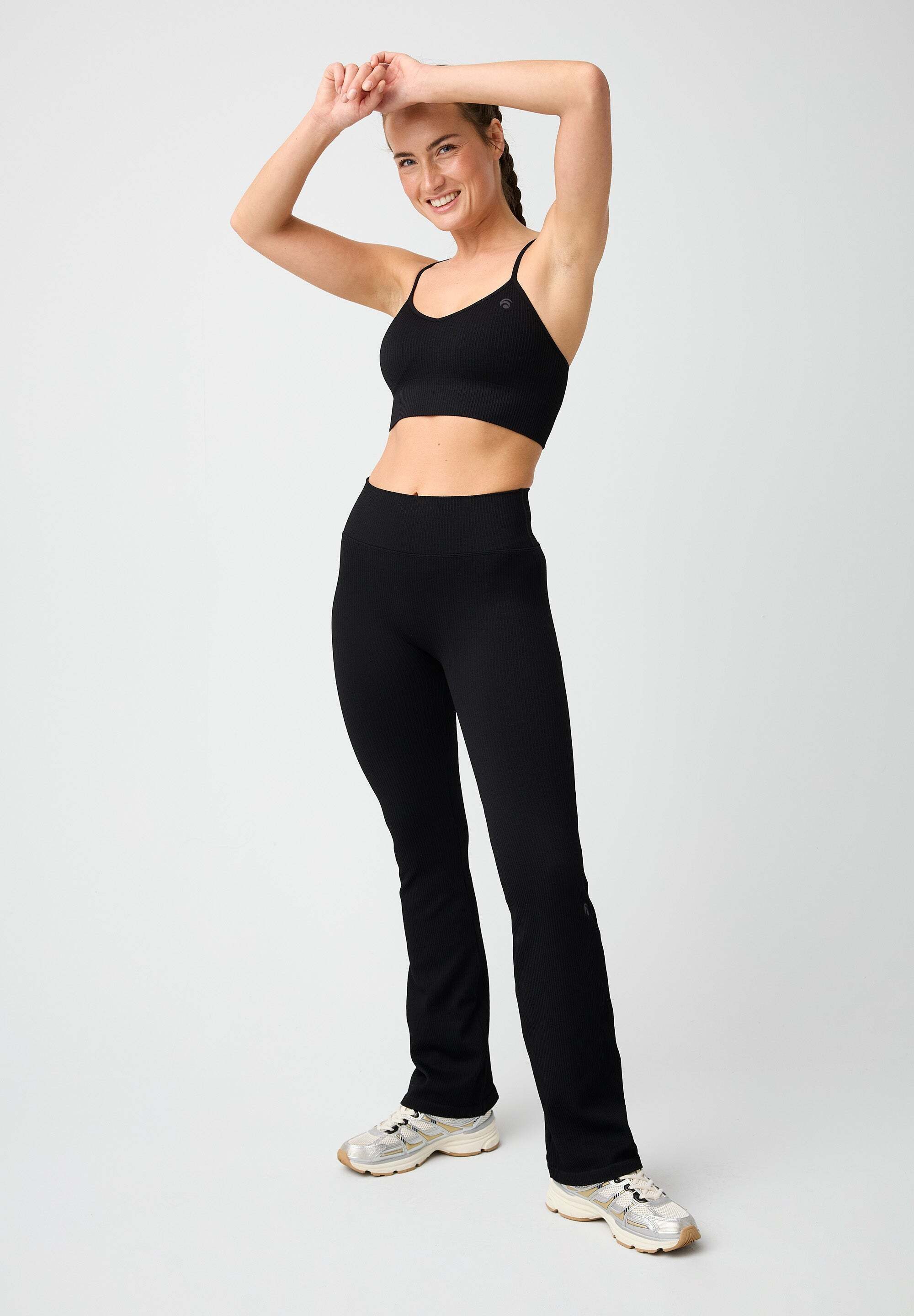 OCEANSAPART Jogger Pants Maya (1-tlg) mit ausgestelltem Bein günstig online kaufen