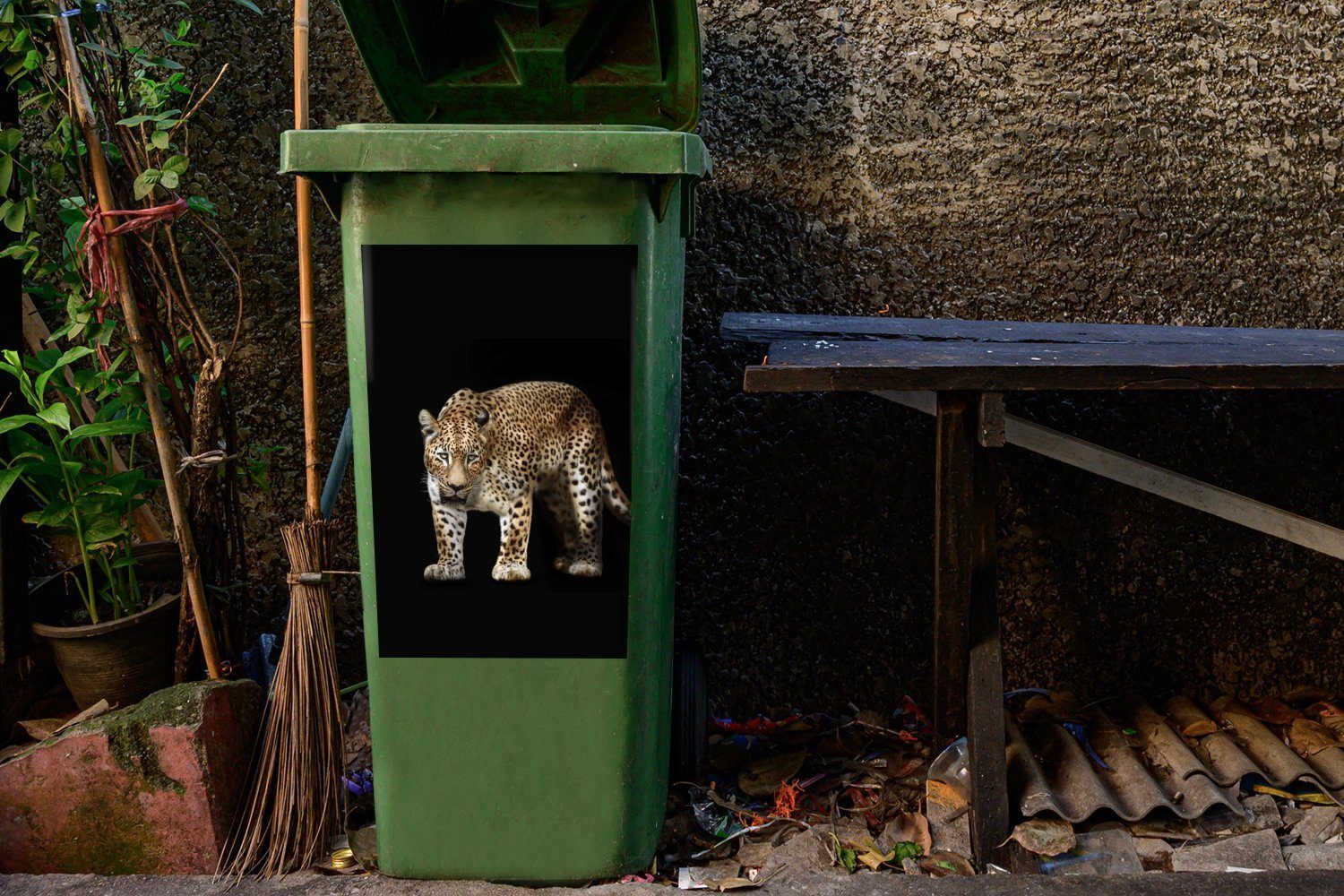 MuchoWow Wandsticker Leopard Abfalbehälter (1 St), - Tiere Schwarz Sticker, - Container, Mülltonne, Mülleimer-aufkleber