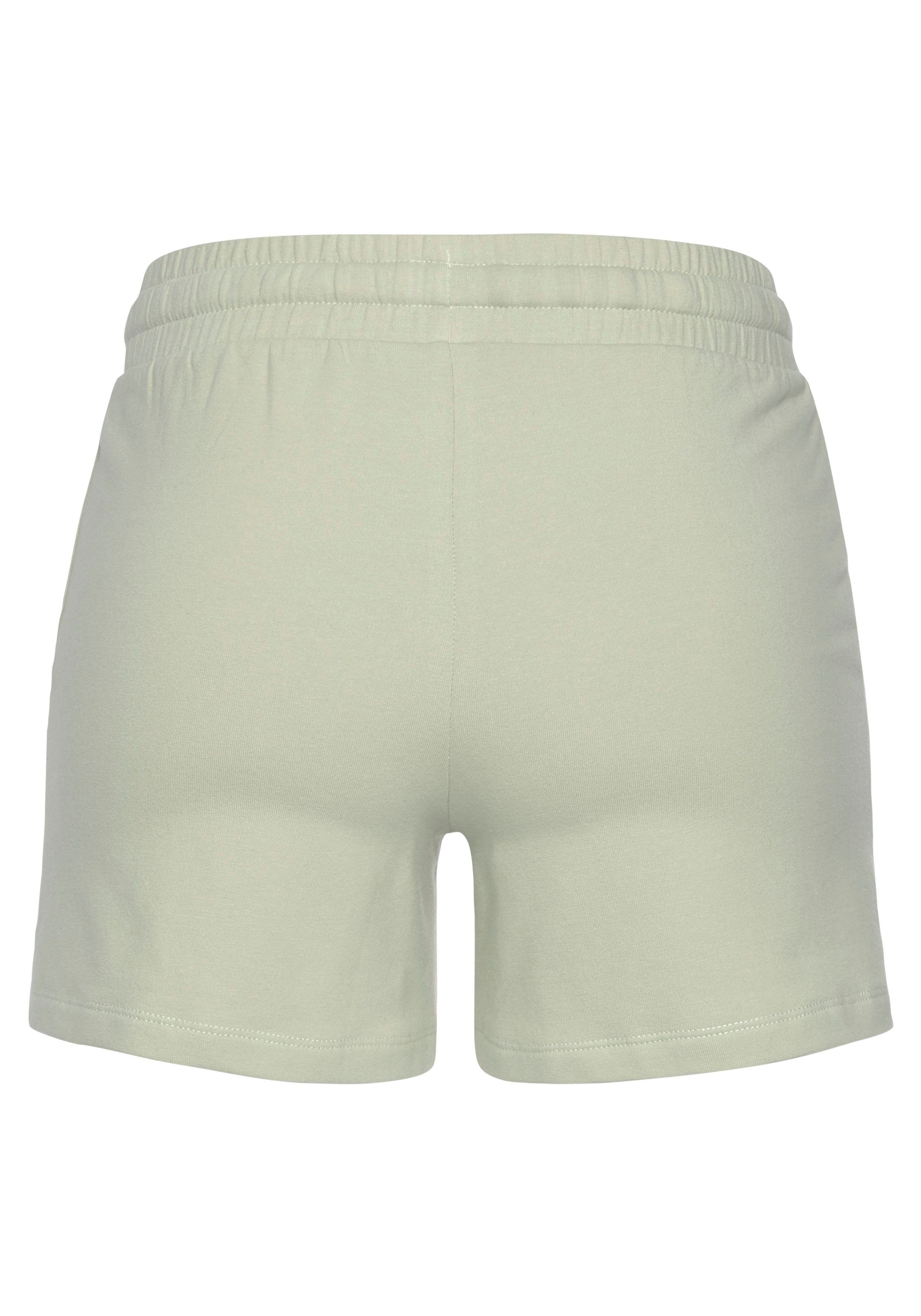 Bench. Loungewear Relaxshorts mit aufgesetzten Taschen, Loungeanzug