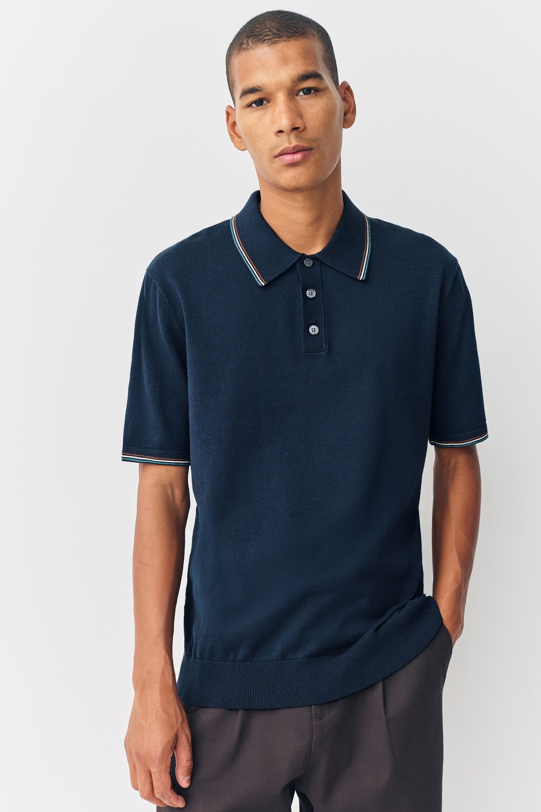 Next Poloshirt Kurzärmeliges Strick-Polohemd im Regular Fit (1-tlg)