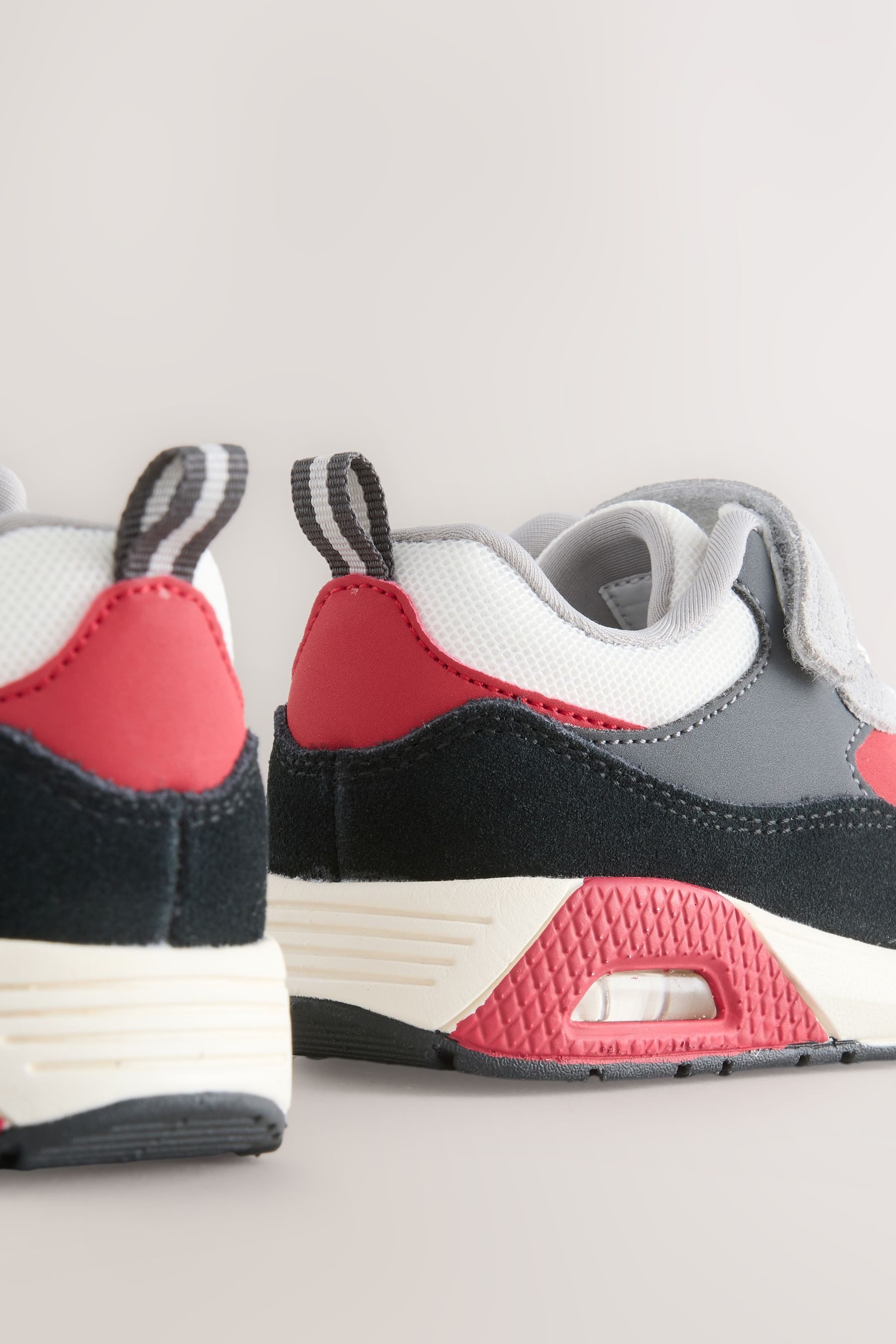 Next Elastischer Sportschuh mit Schnürung Sneaker (1-tlg)