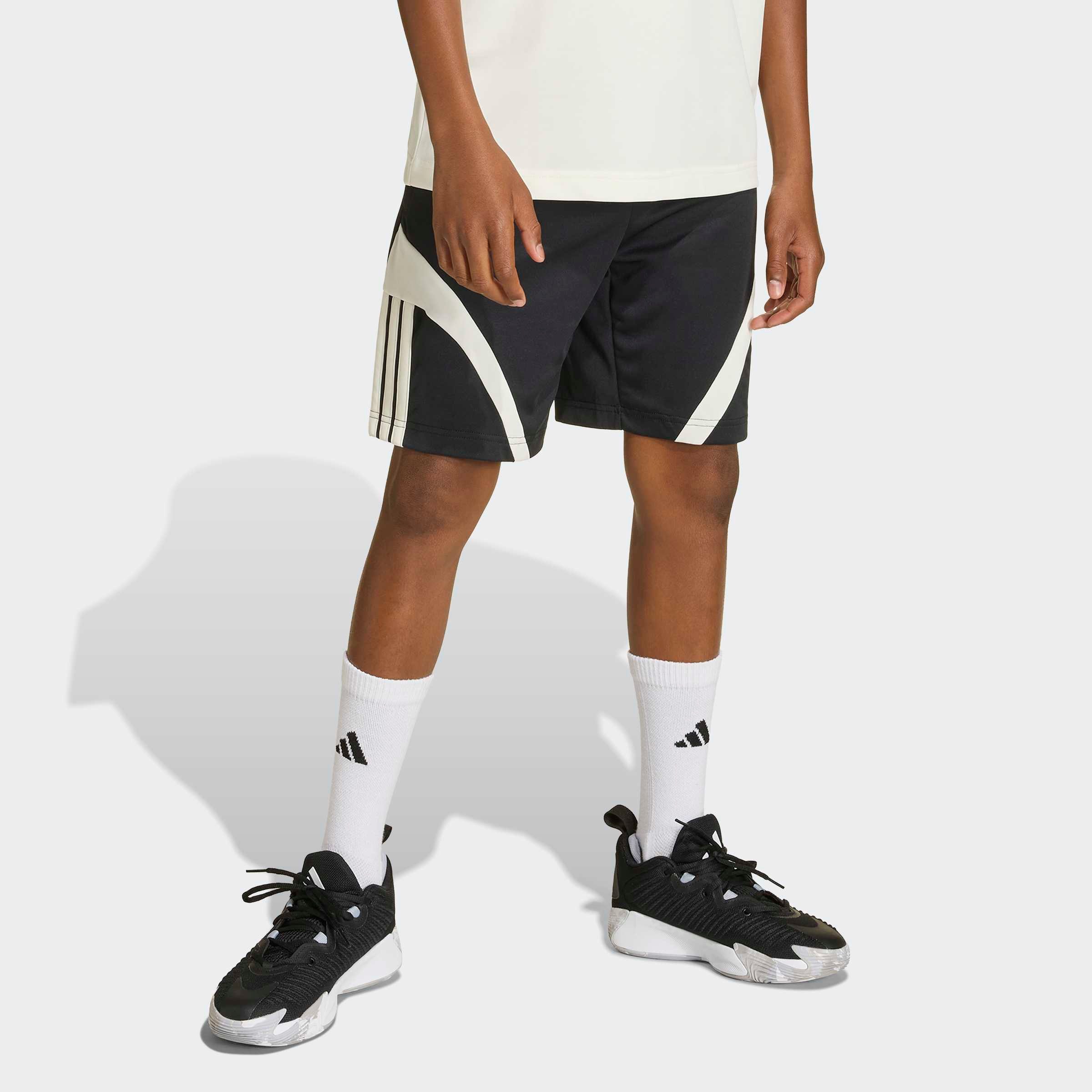 adidas Sportswear Shorts HOUSE OF TIRO Kinder Shorts, sportlicher Stil, mit Kordelverschluss