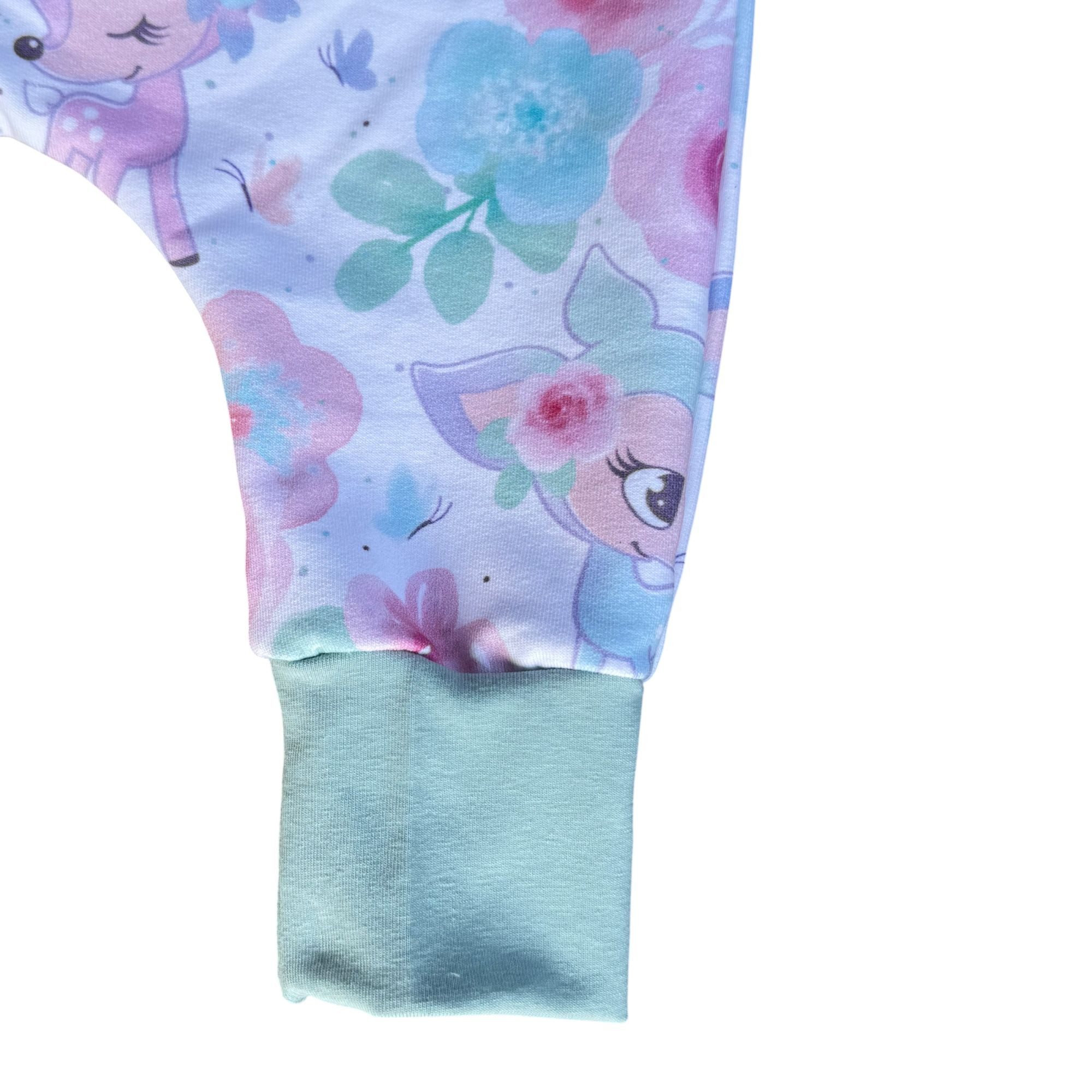 Land-Juwelen Strampler Strampler Hafenkitz floral