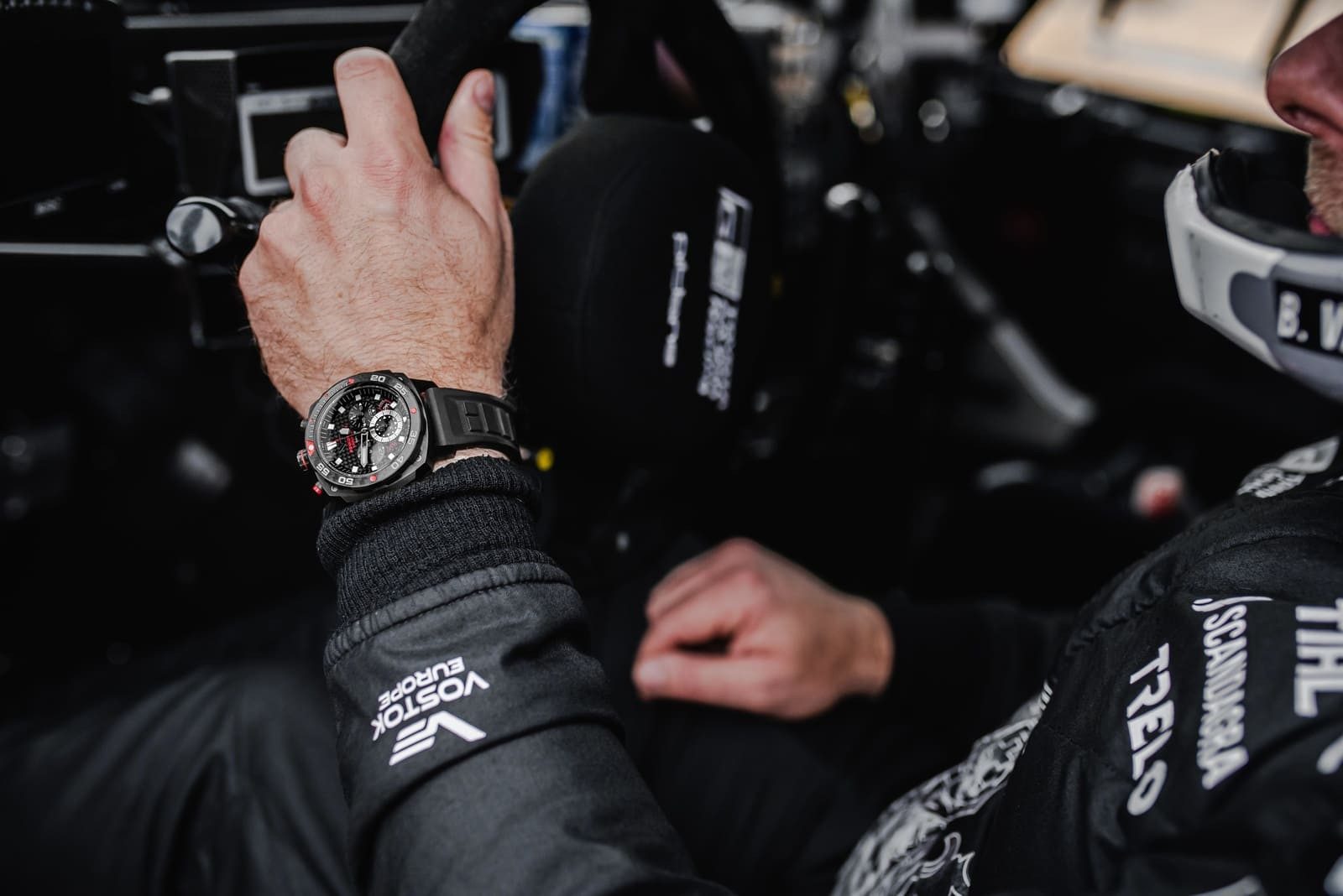 Vostok Europe Chronograph Herrenuhr 650J740 Dakar Edition Titan Carbon 45,5 mm – Bild 5 von 5