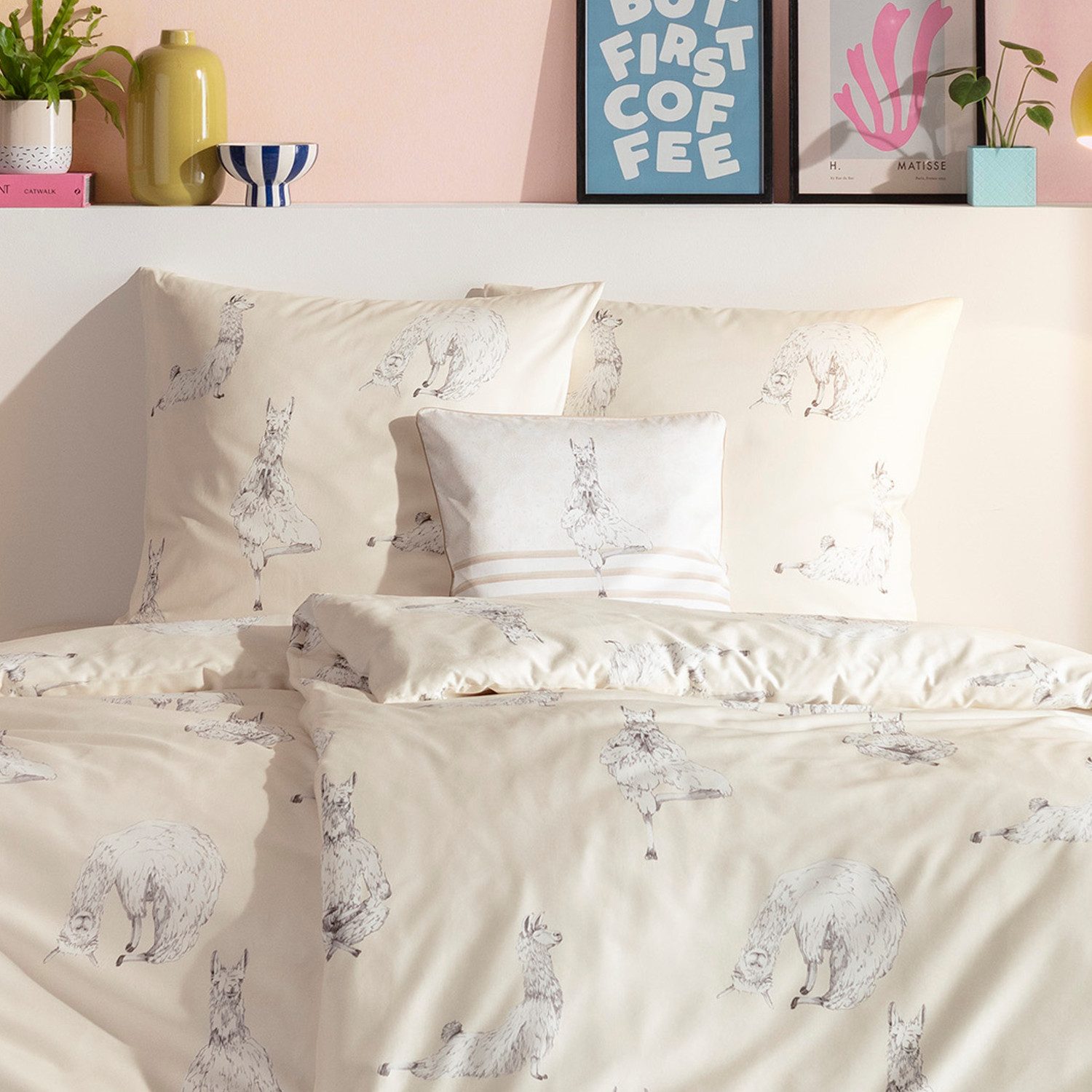 Estella Bettwäsche Estella Mako Satin Bettwäsche Yoga Lamas 4851-230 natur 135x200, Mako Satin, 2 teilig, Feinster Premium Mako Satin