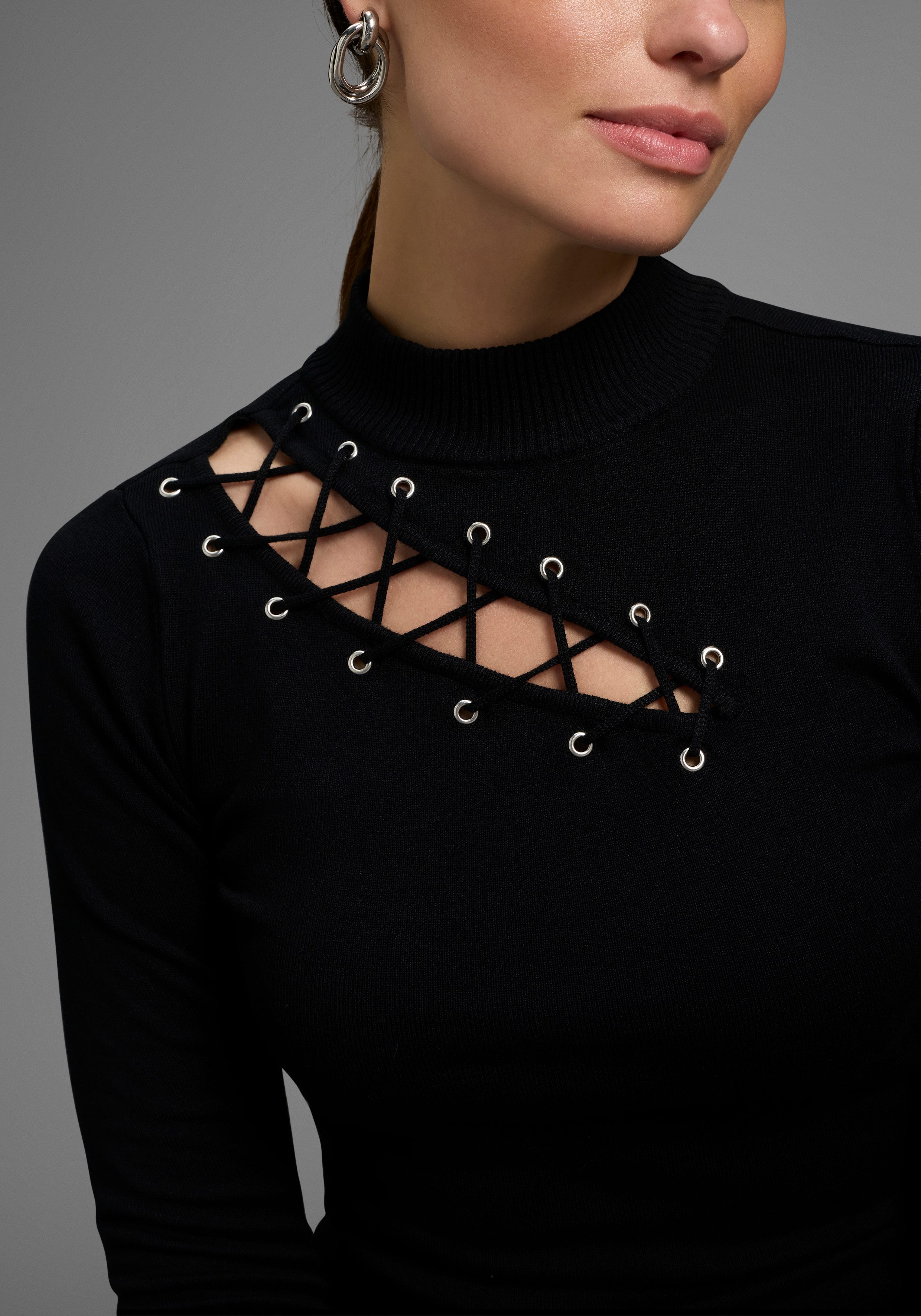 Melrose Stehkragenpullover feminine Passform mit Zier-Schnürung