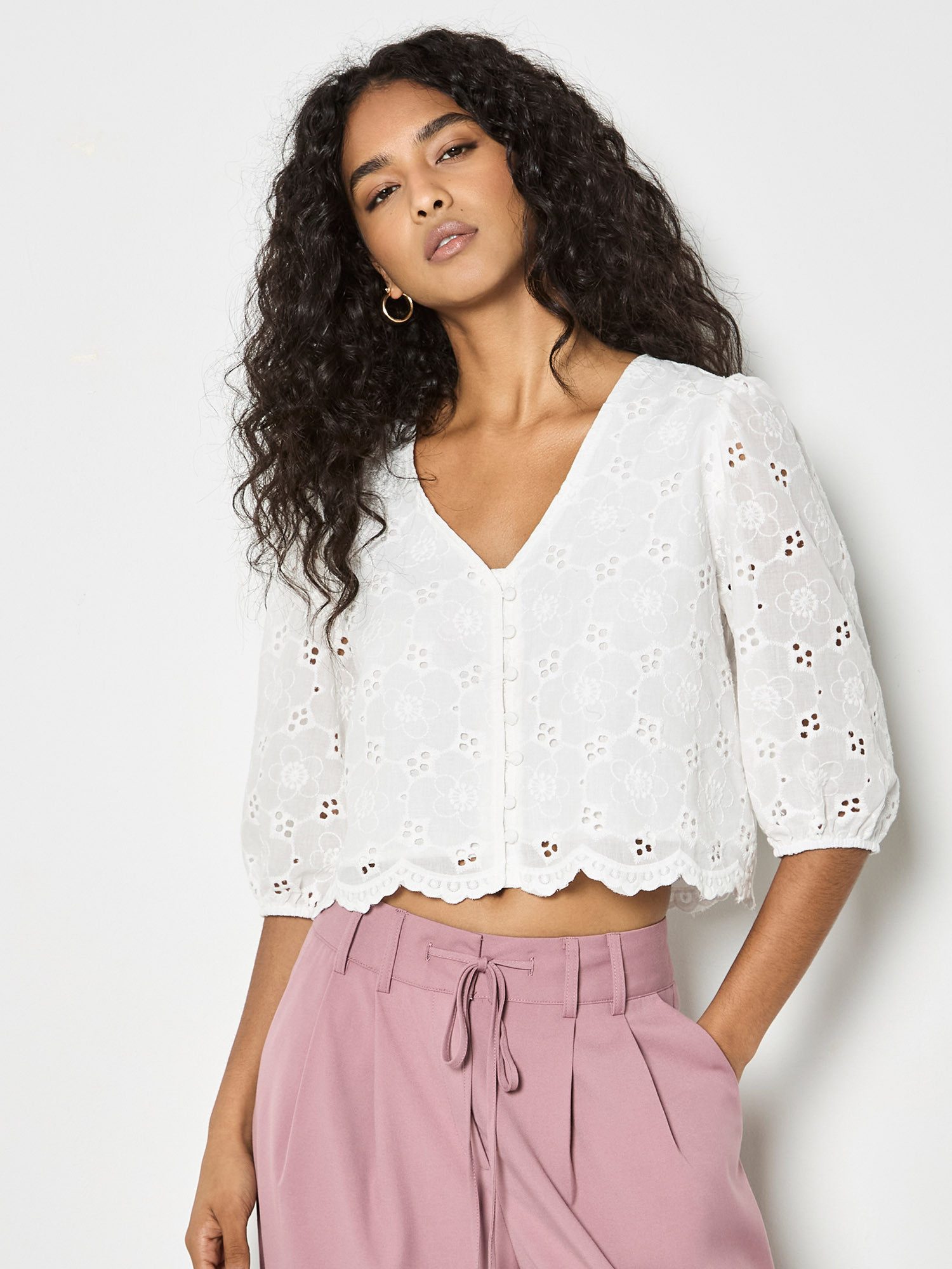 Apricot Spitzenshirt Top mit Gänseblümchen-Broderie-Anglaise-Knöpfen Stickerei