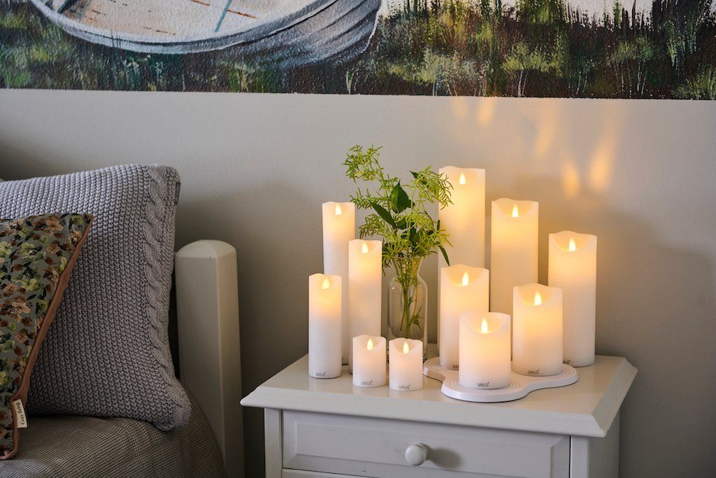 Sirius Home A/S LED-Kerze Sara flackernde Flamme 7,5cm Durchmesser wiederaufladbar weiß, 3D Flamme