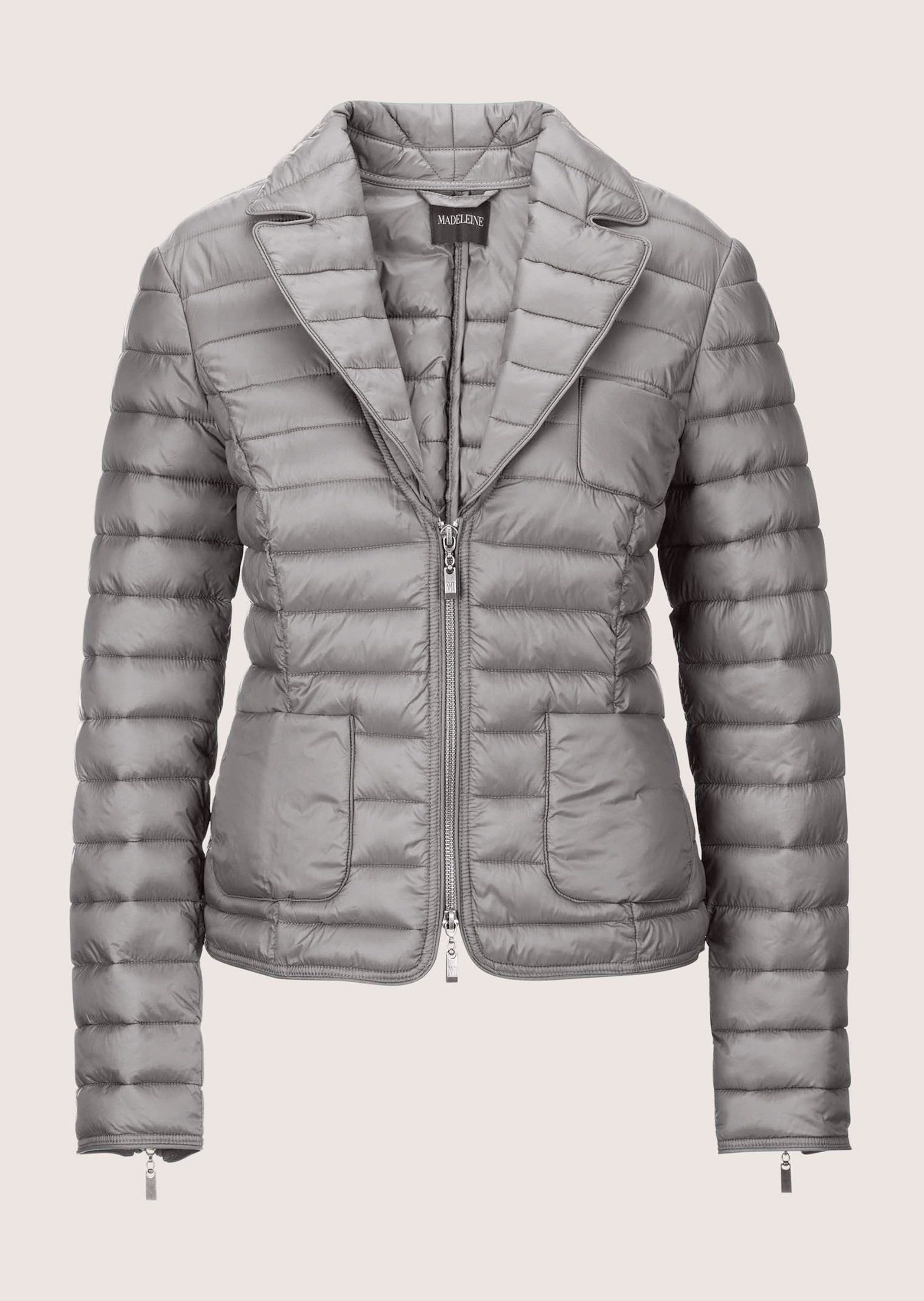 MADELEINE Steppjacke Wattierte Damenjacke mit sportivem Touch Taillierte Jacke mit Reverskragen, Zweiwege-Reißverschluss