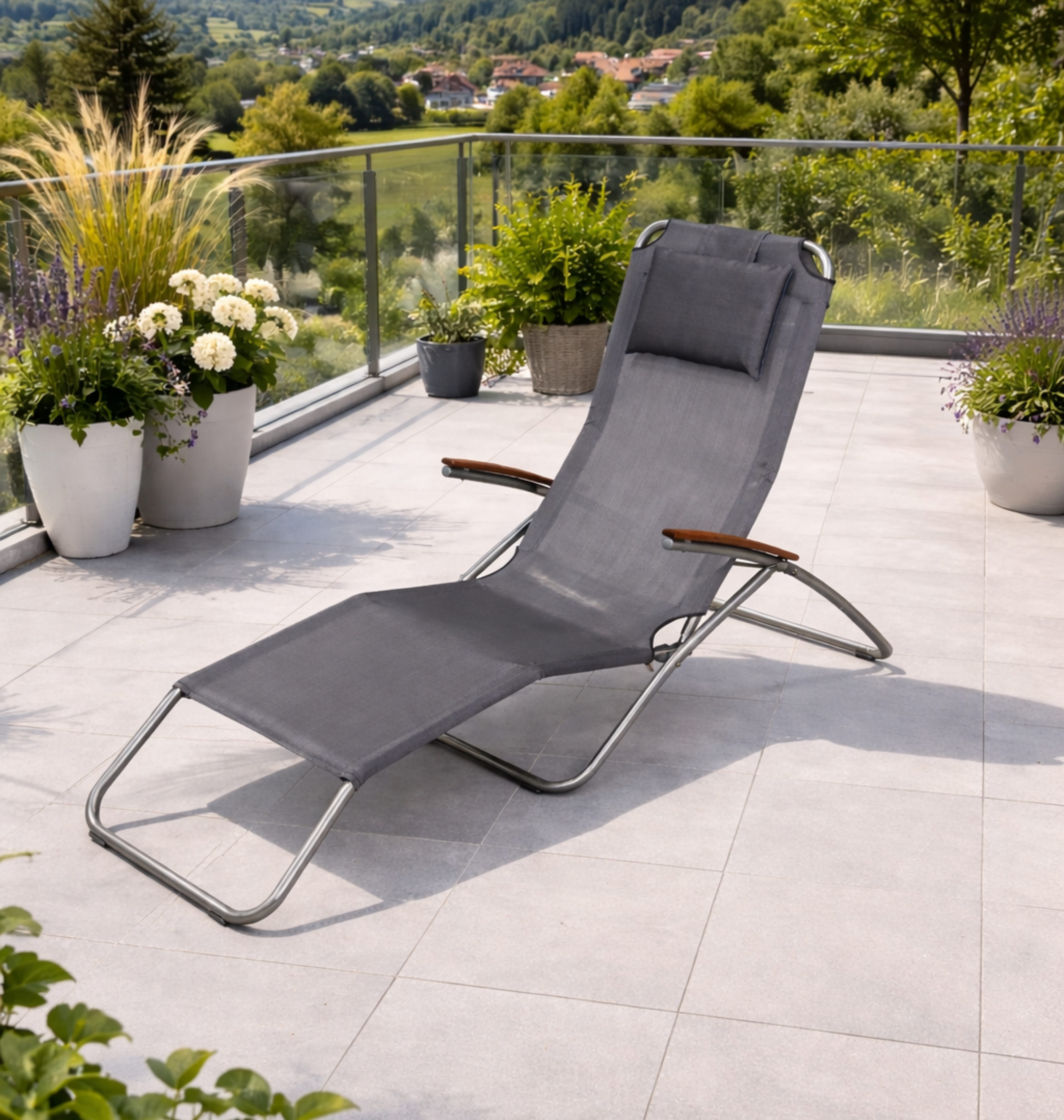 Leco Gartenliege Edelstahl-Kippliege ELEGANCE silbergrau, Armlehne Eukalyptus FSC 100 %, Eukalyptusholz