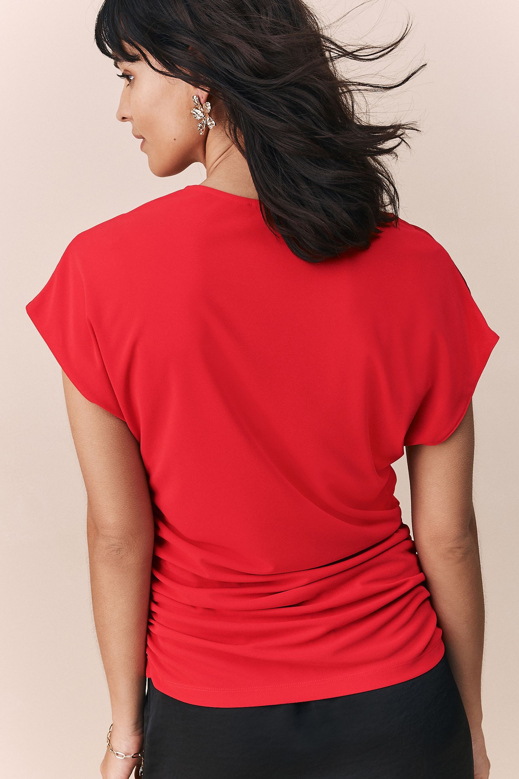 Next Kurzarmbluse Gerafftes Satin-Oberteil mit kurzen Ärmeln (1-tlg) günstig online kaufen