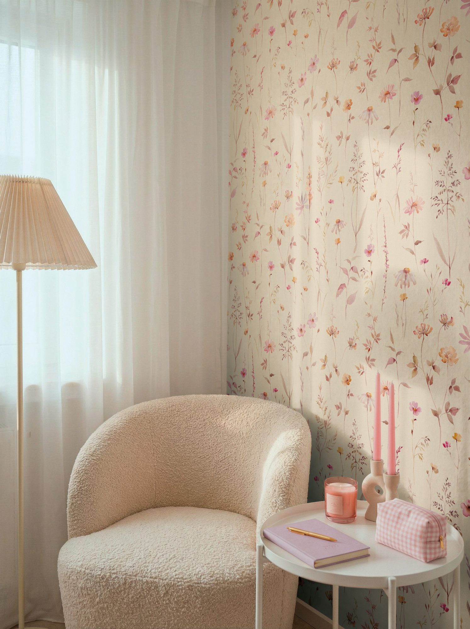 A.S. Création Vliestapete Trend Spectrum Floral – Romantische Blütenranken Vliestapete, leicht strukturiert, floral, matt, geblümt, (1 St), Romantische Blüten- und Blätterranken in harmonischer Farbwelt