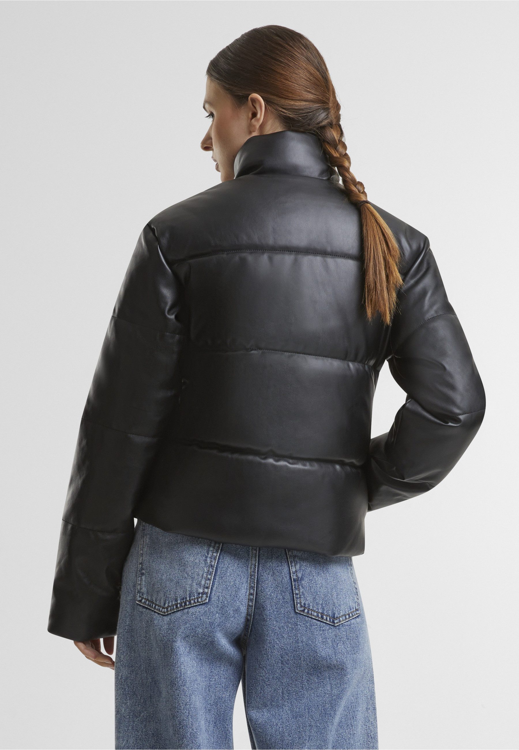 URBAN CLASSICS Allwetterjacke Urban Classics Ladies Synthetic Leather Puffer Jacket (1-St)