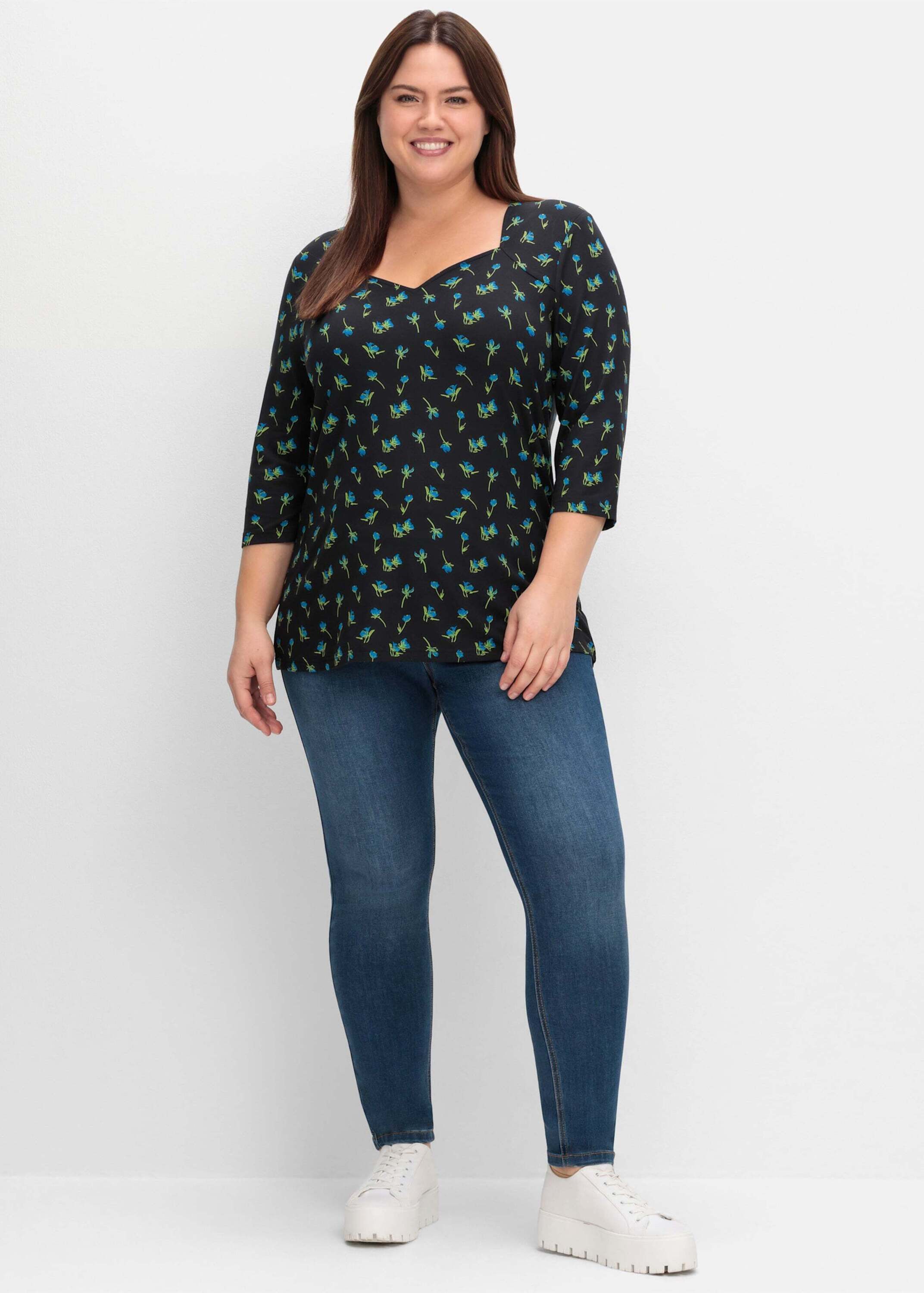 Sheego T-Shirt T-Shirt Langarm mit Blumenprint und Herzausschnitt günstig online kaufen