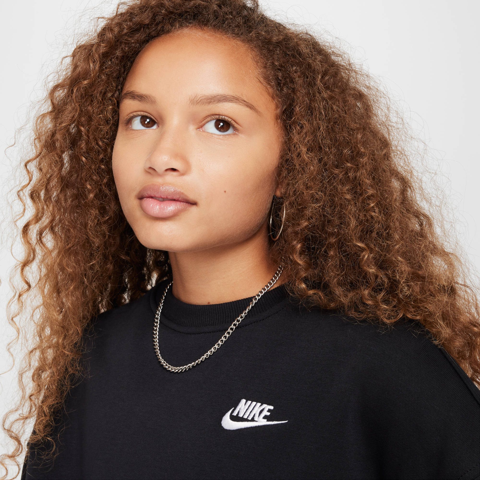 Nike Sportswear Sweatshirt mit leicht verkürztem Design, lockerer Schnitt