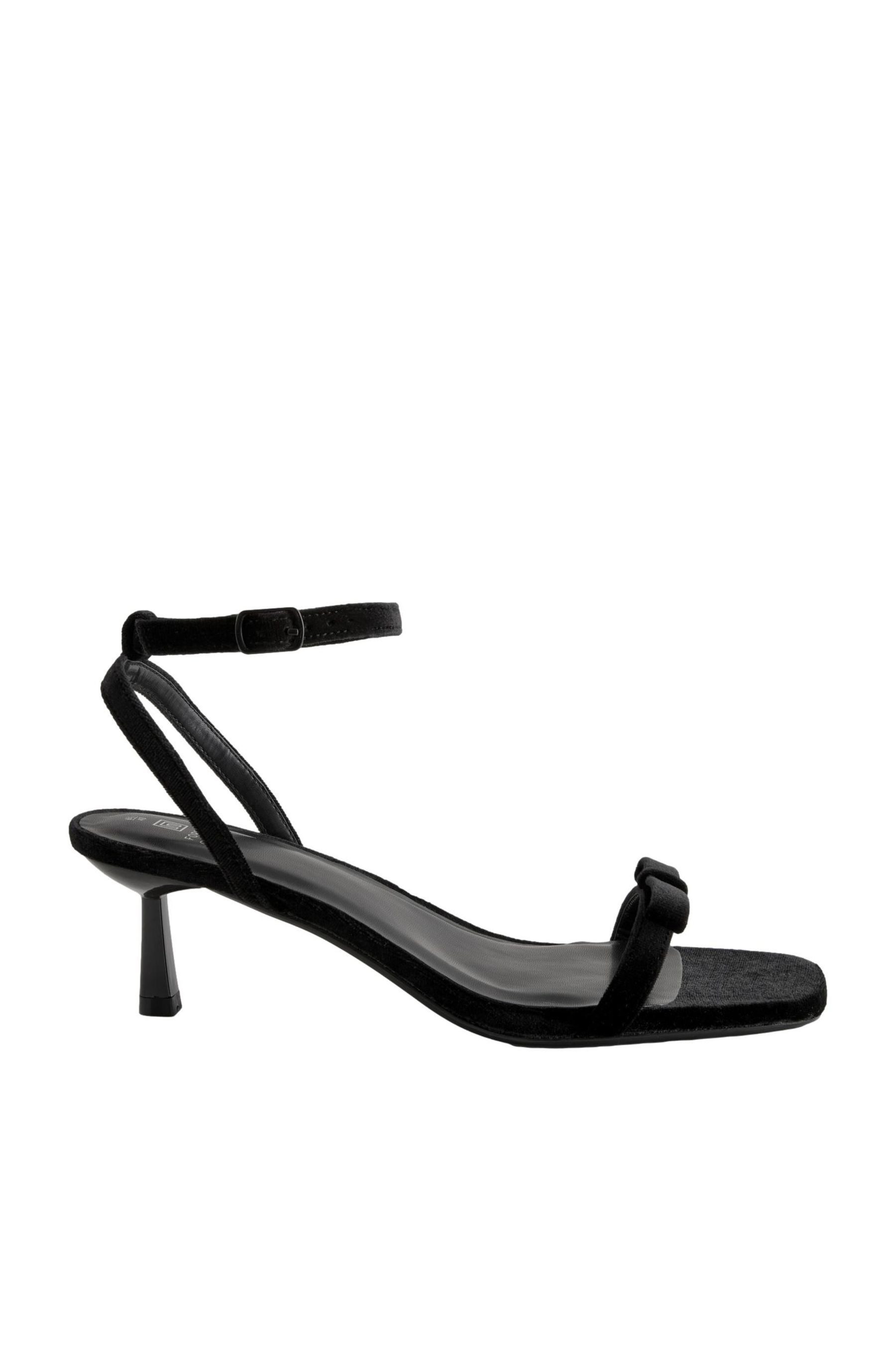 Next Forever Comfort® Schlichte, eckige Sandalen günstig online kaufen