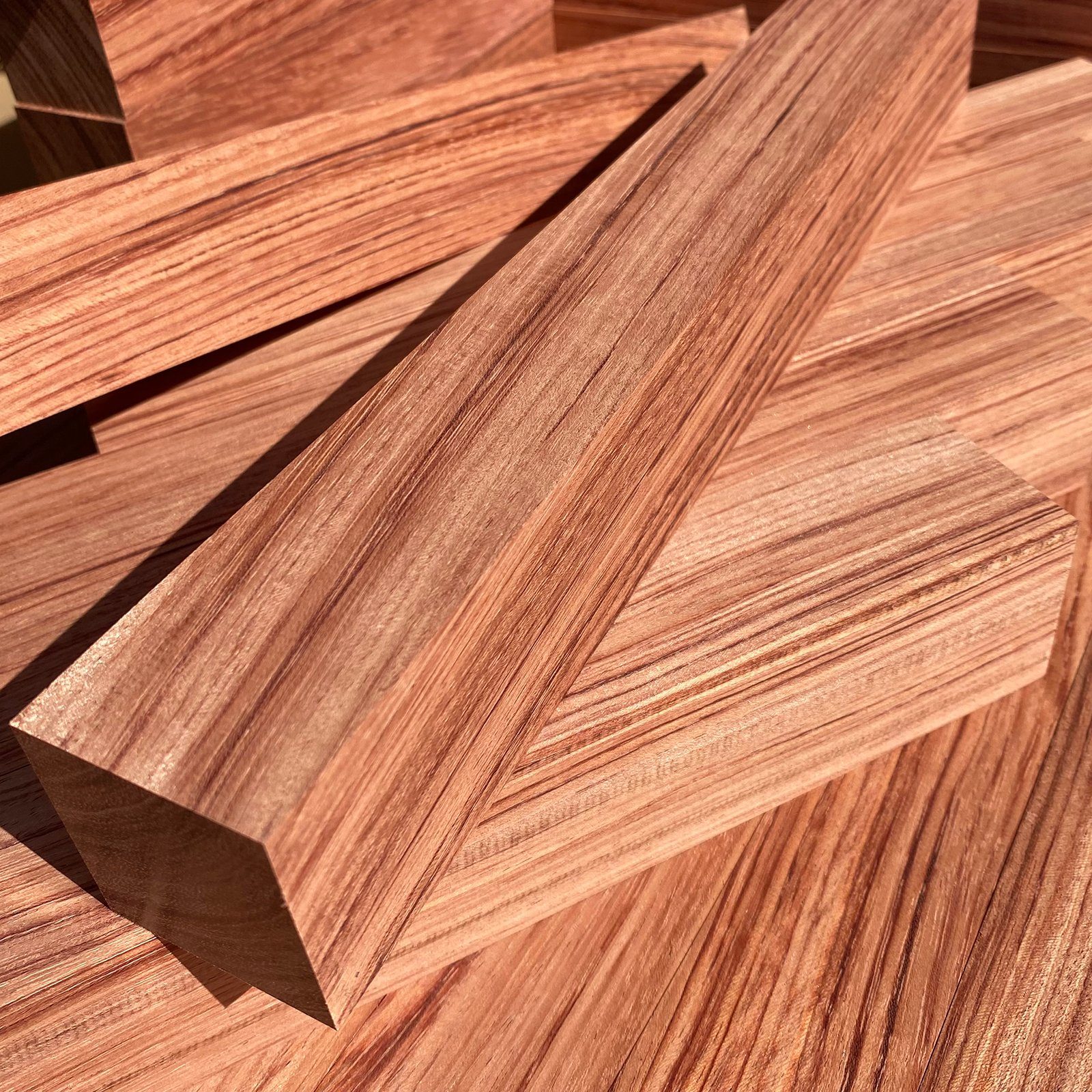 ECI Tools Kantholz Bubinga Edelholz Kantel 40 x 40 mm Länge 500mm, (1 Stück), Länge nach Wahl