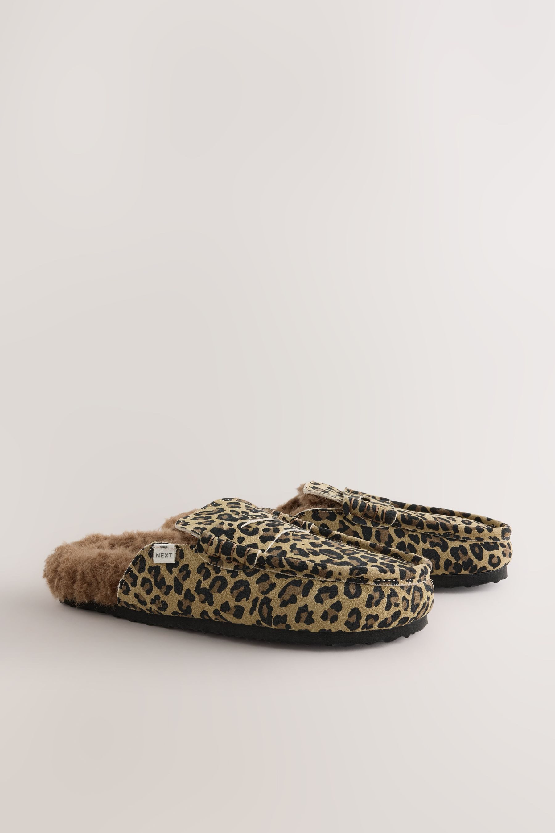 Next Hausschuhe mit Fußbett aus Veloursleder Hausschuh – Bild 5 von 5