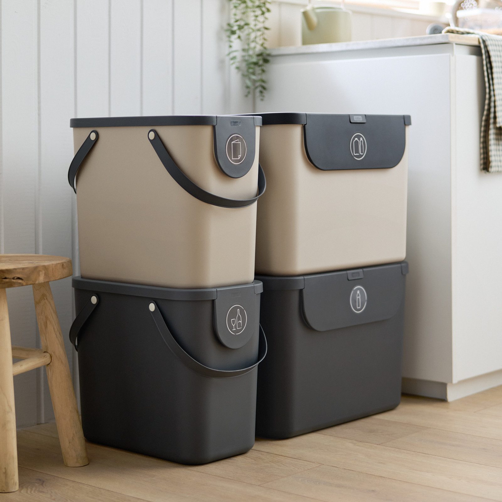 ROTHO Mülltrennsystem Albula Mülleimer 55l mit Frontklappe für die Küche – Recycling System, Behälter ideal für Mülltrennung & Recycling
